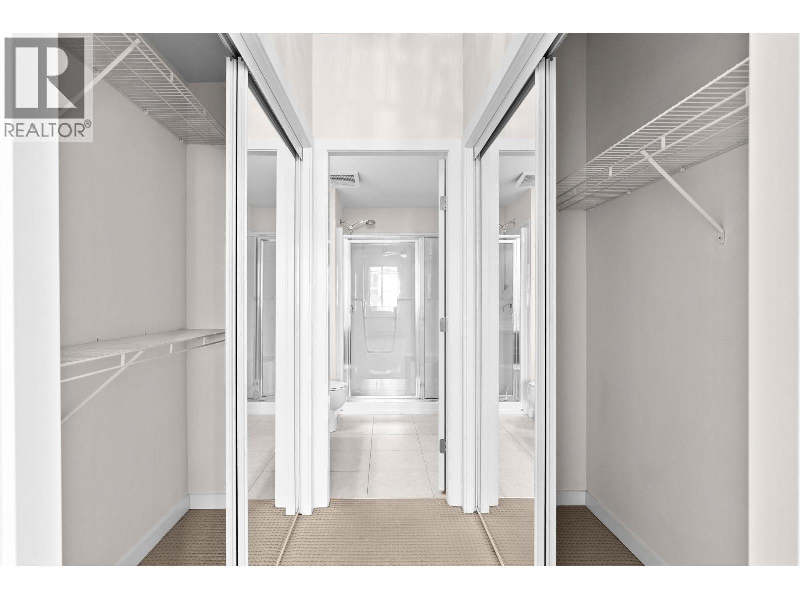 3735 Casorso Road Unit# 302