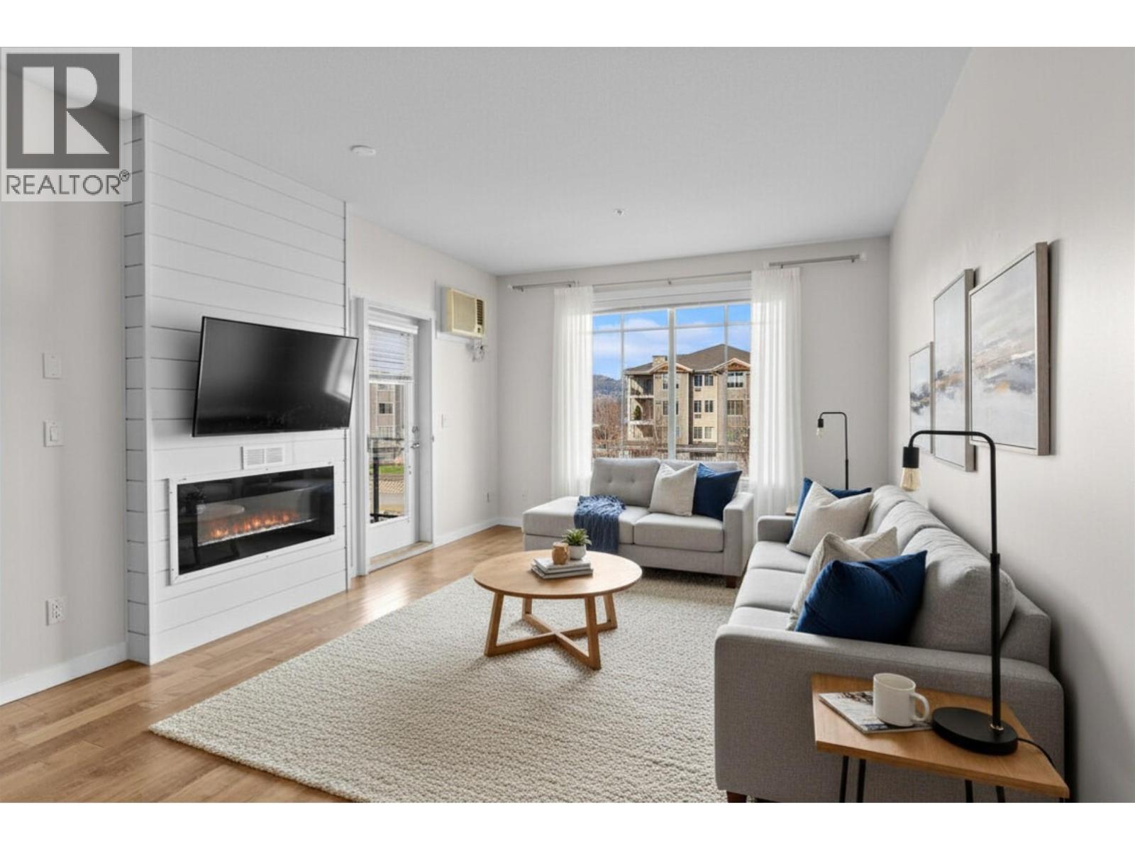 3735 Casorso Road Unit# 302