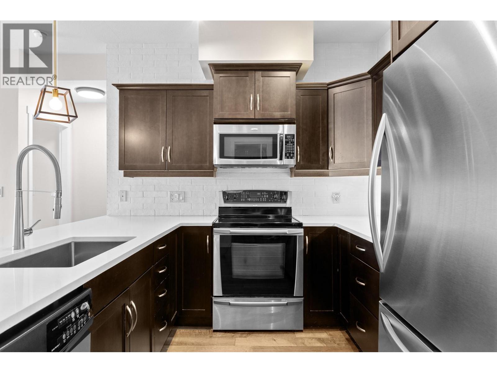 3735 Casorso Road Unit# 302
