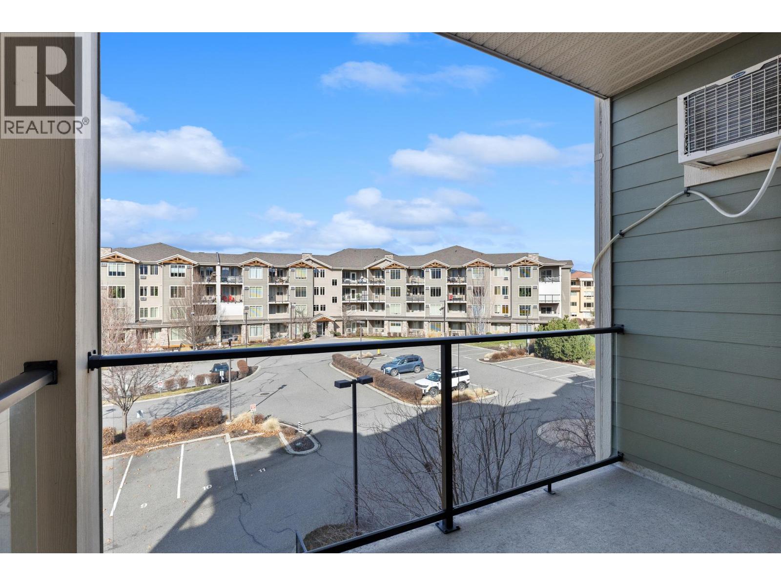 3735 Casorso Road Unit# 302