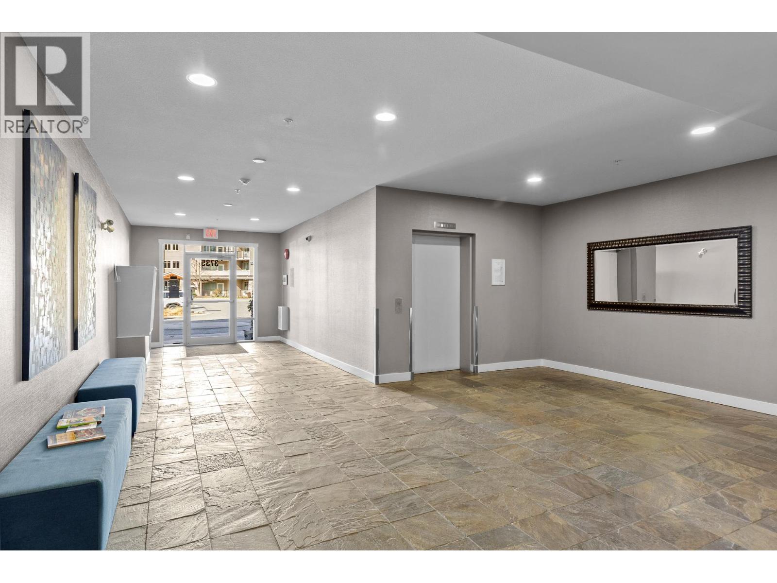 3735 Casorso Road Unit# 302