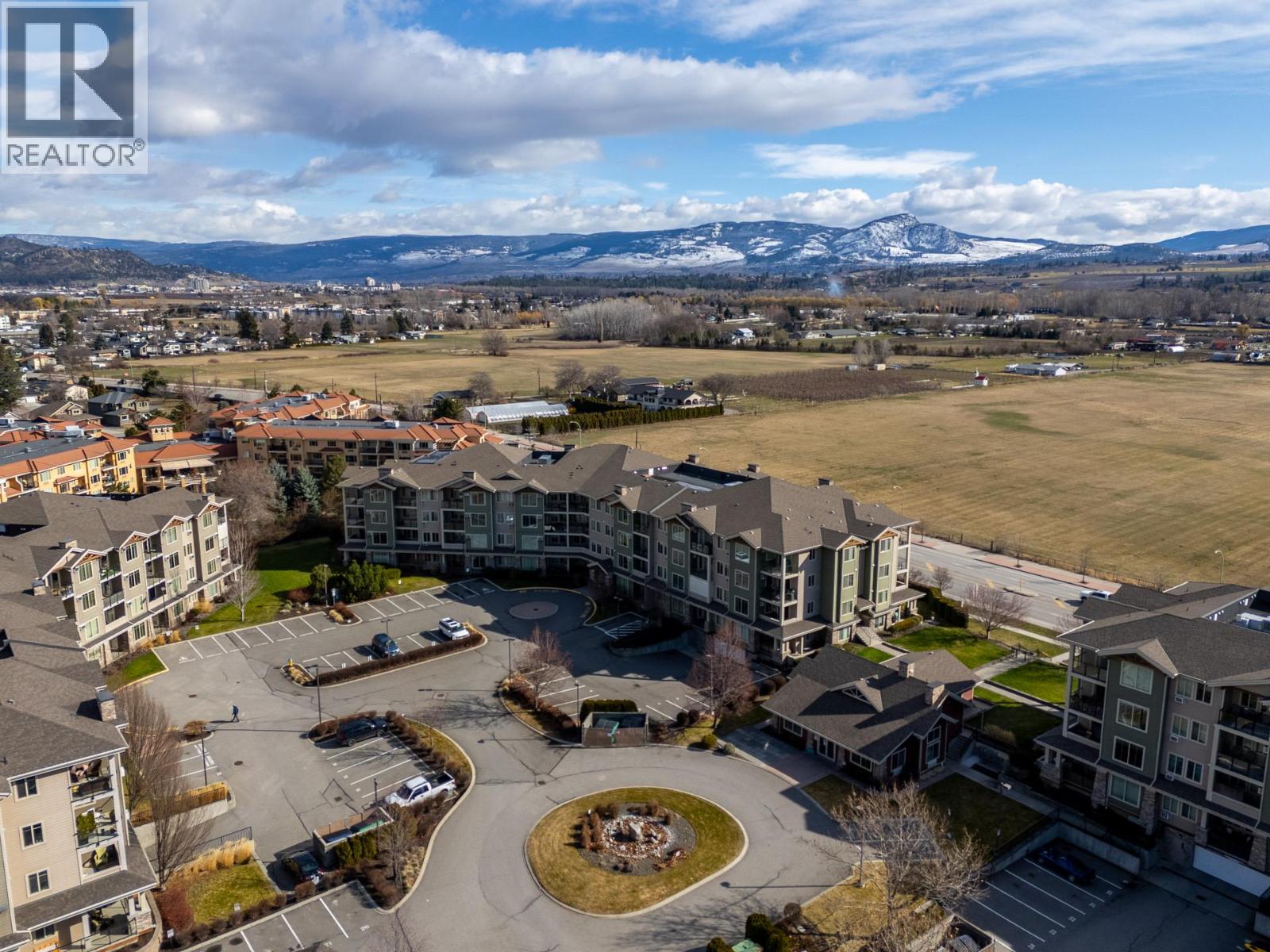3735 Casorso Road Unit# 302