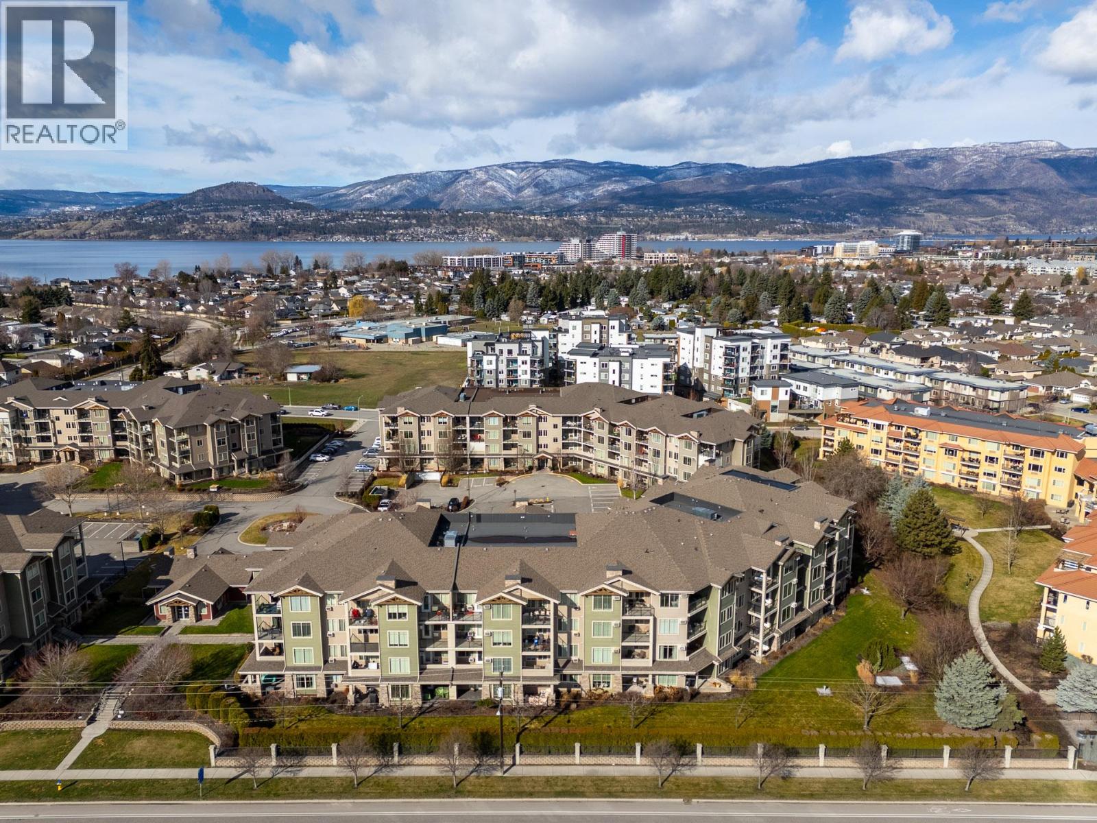 3735 Casorso Road Unit# 302