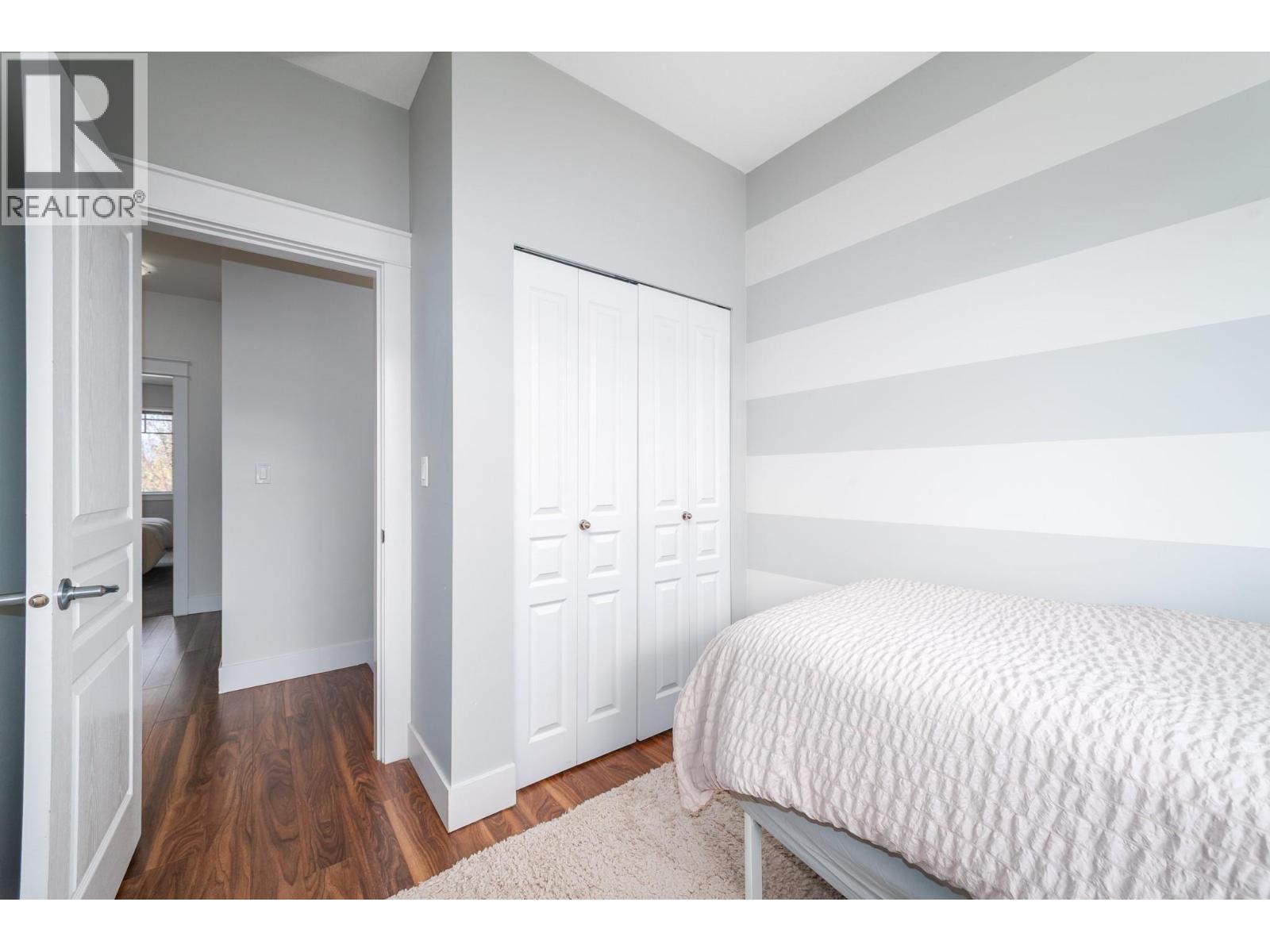 433 McCarren Avenue Unit# 5