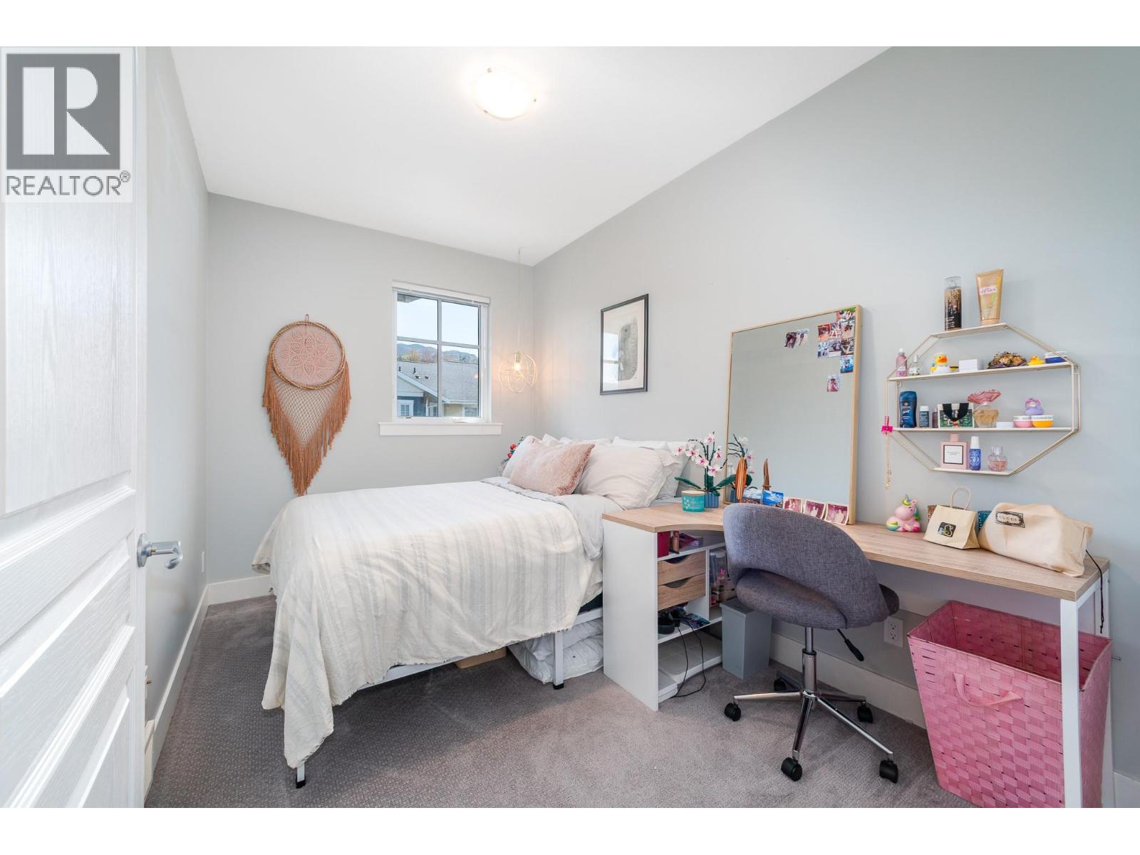 433 McCarren Avenue Unit# 5