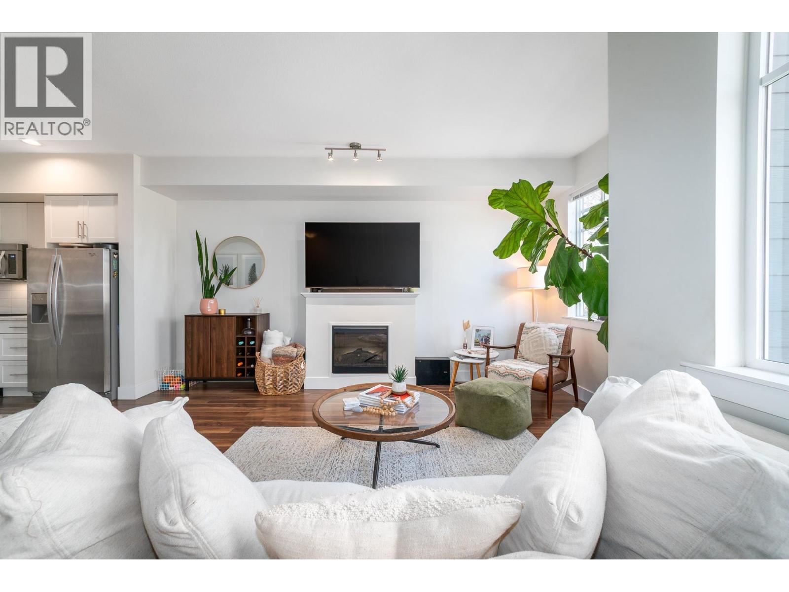 433 McCarren Avenue Unit# 5