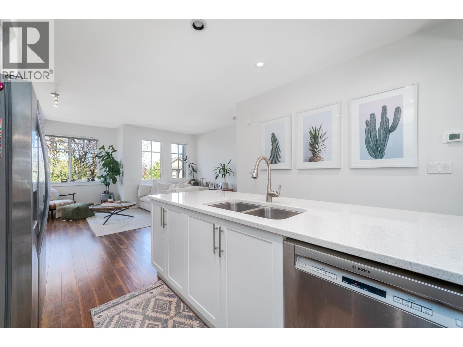 433 McCarren Avenue Unit# 5