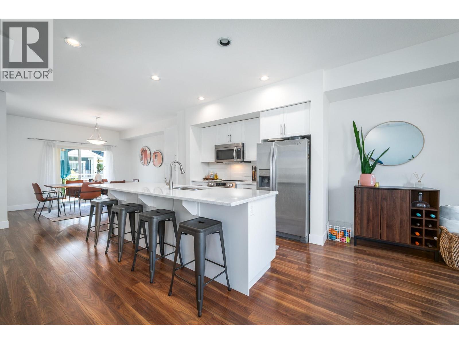 433 McCarren Avenue Unit# 5