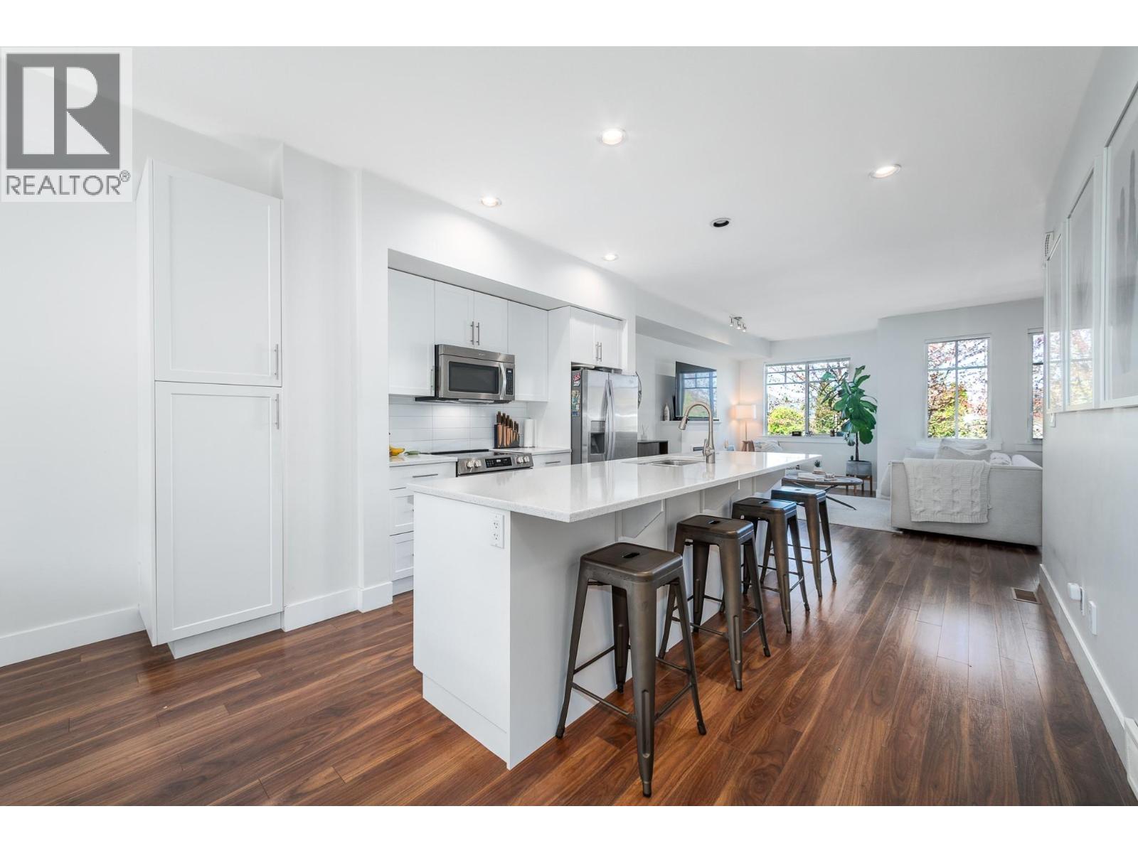 433 McCarren Avenue Unit# 5