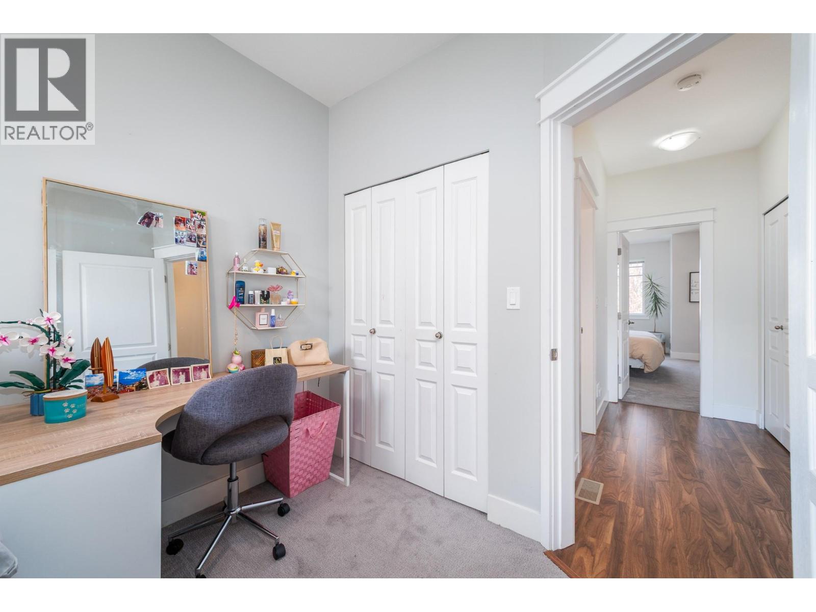 433 McCarren Avenue Unit# 5