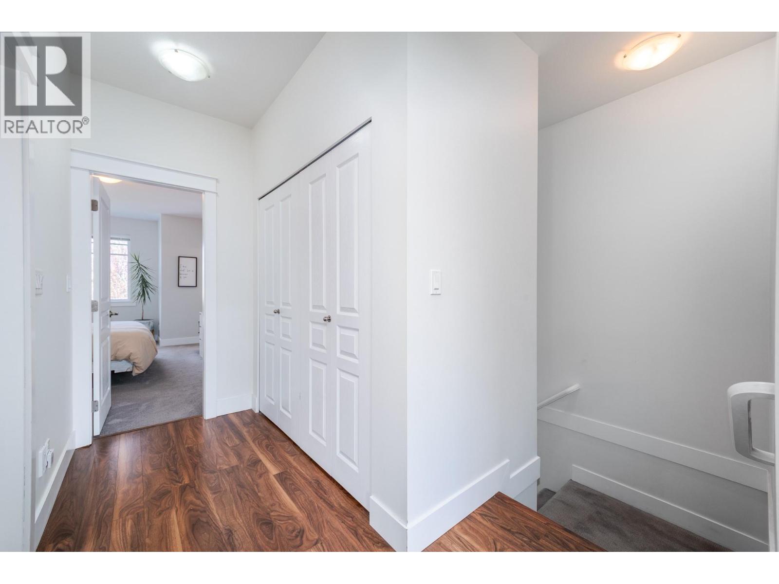 433 McCarren Avenue Unit# 5