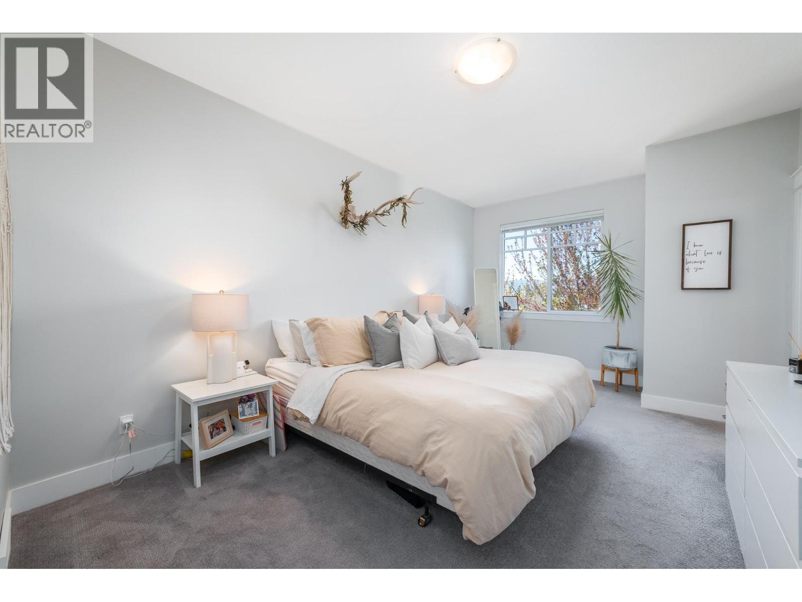 433 McCarren Avenue Unit# 5