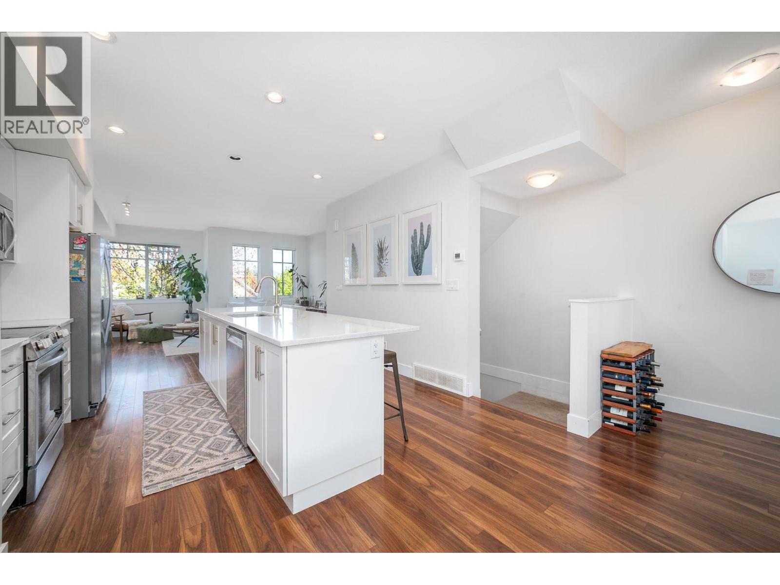 433 McCarren Avenue Unit# 5