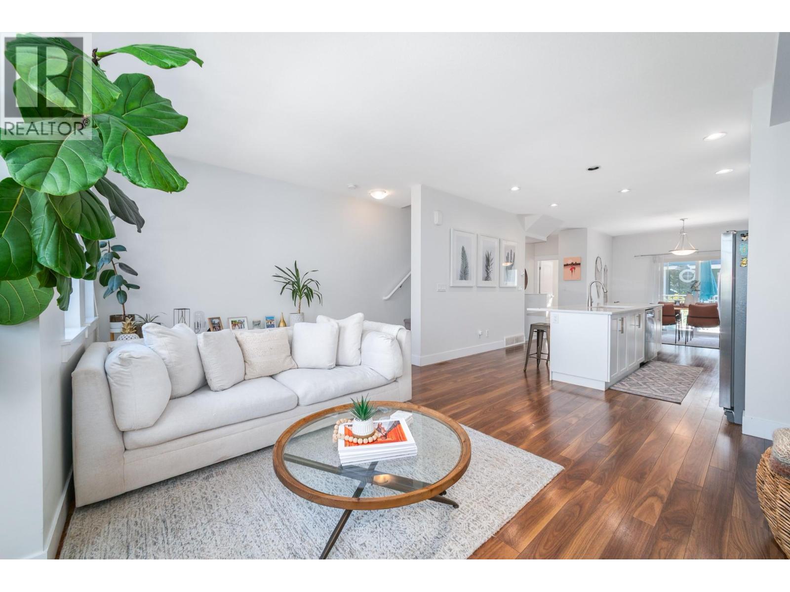 433 McCarren Avenue Unit# 5