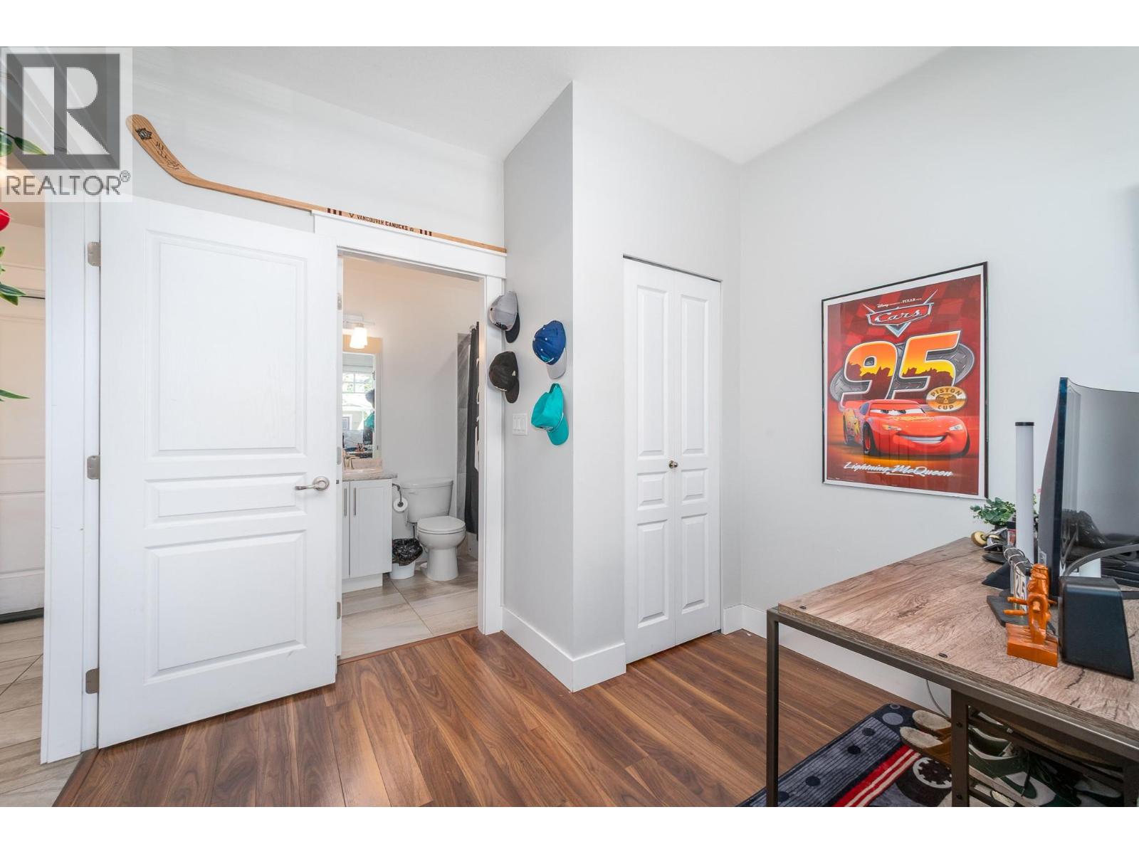 433 McCarren Avenue Unit# 5