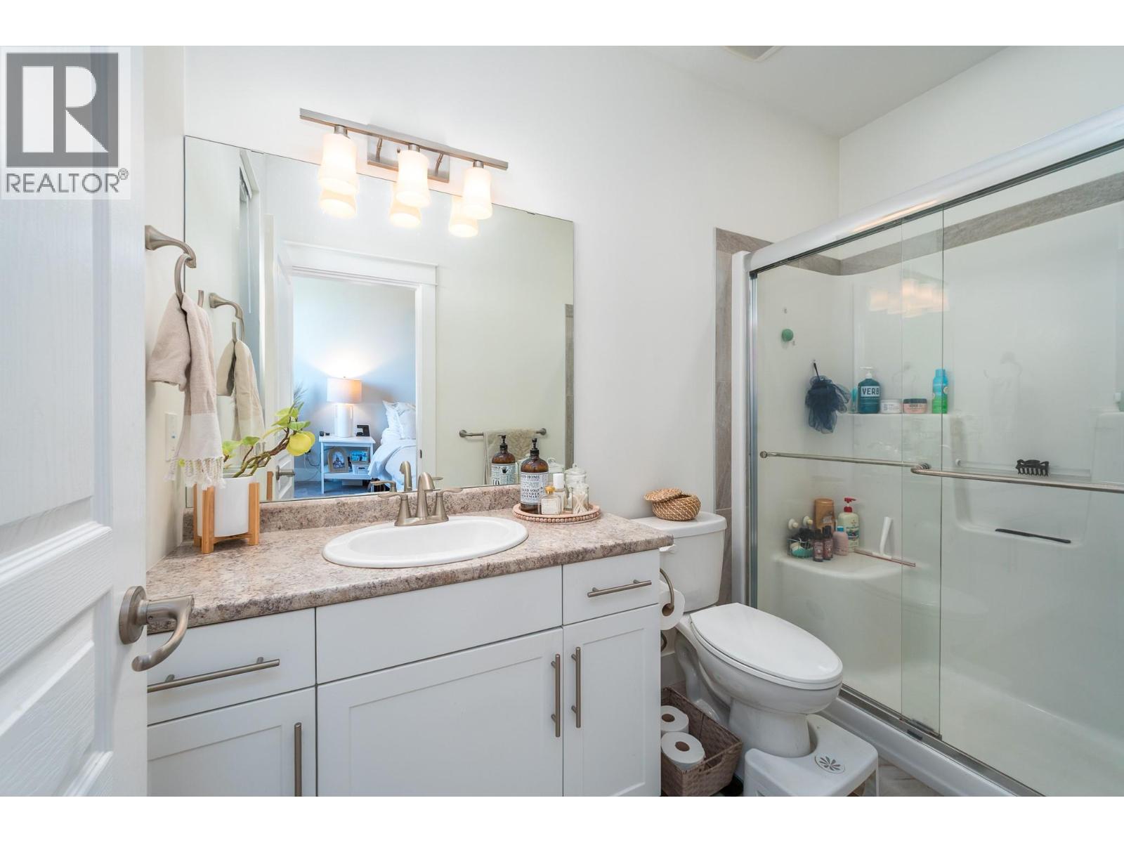 433 McCarren Avenue Unit# 5