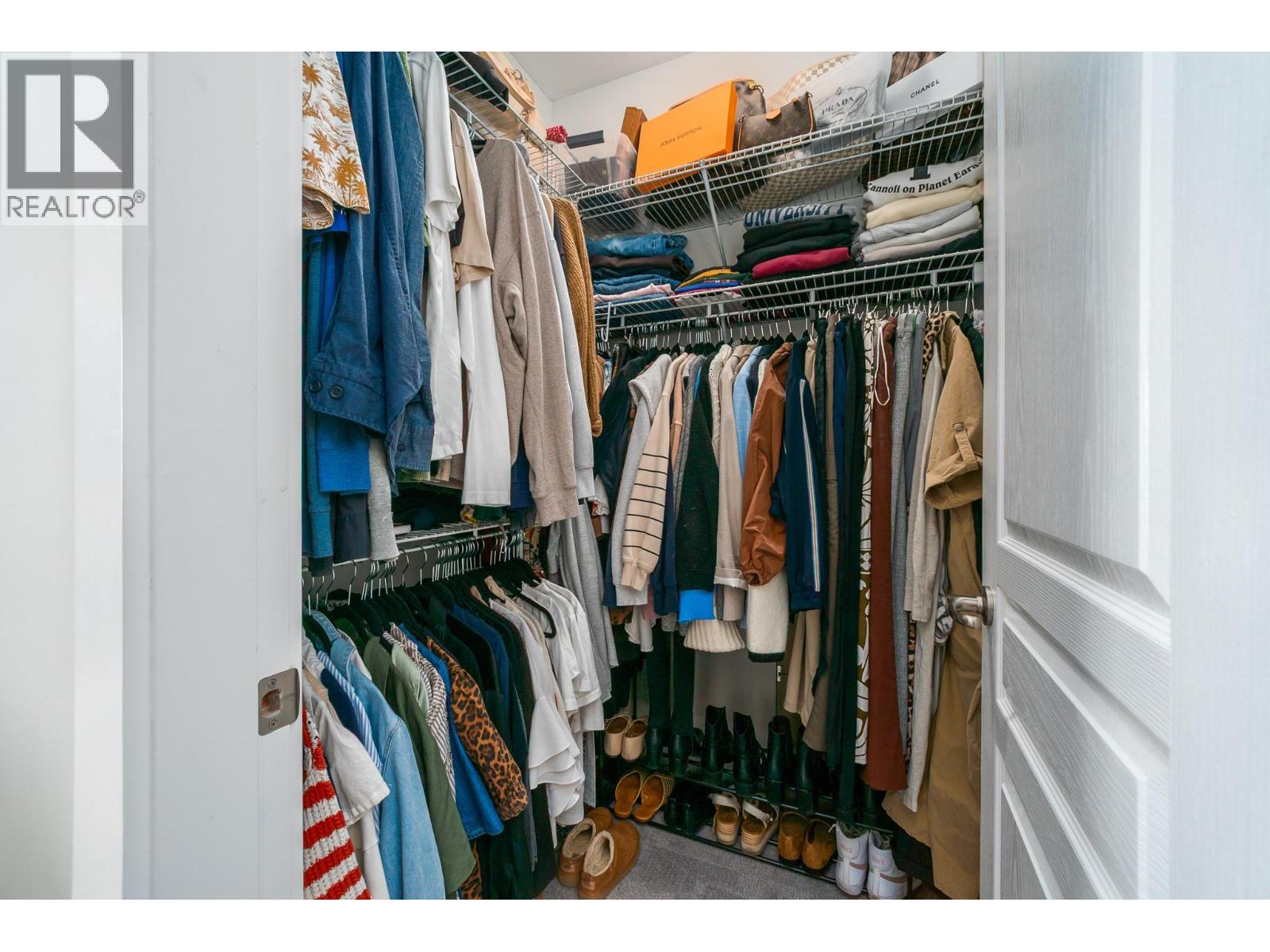 433 McCarren Avenue Unit# 5