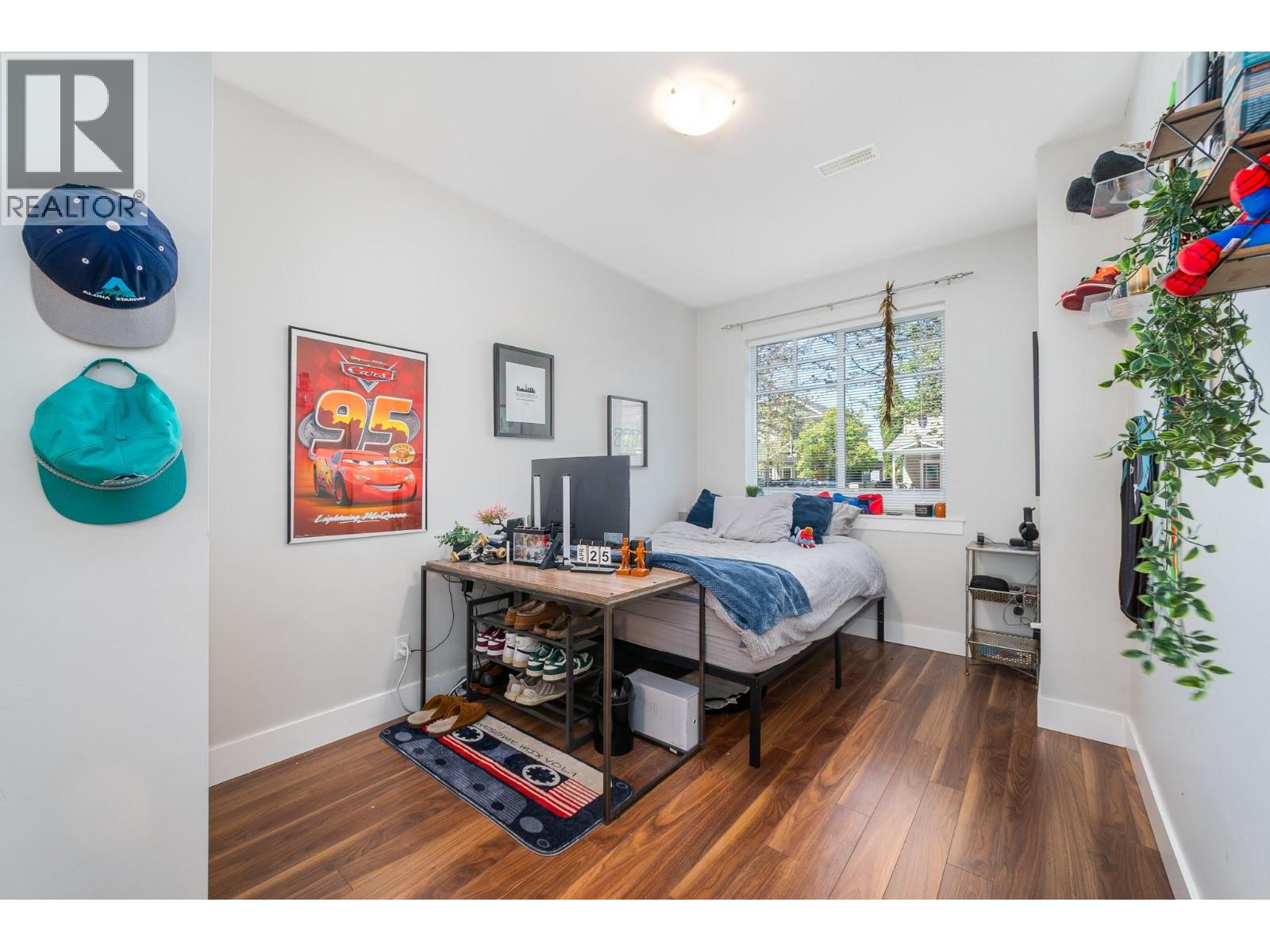 433 McCarren Avenue Unit# 5