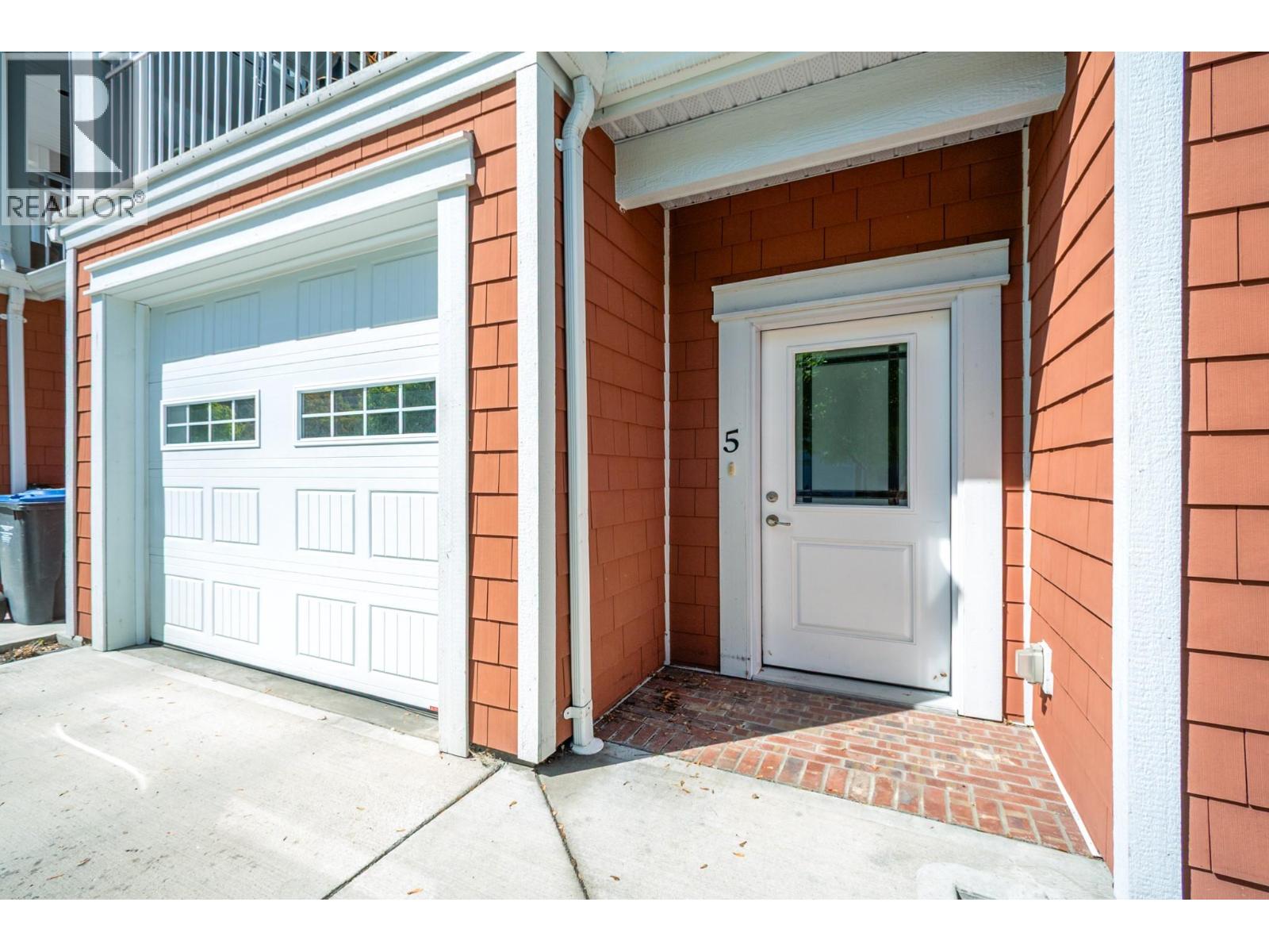 433 McCarren Avenue Unit# 5