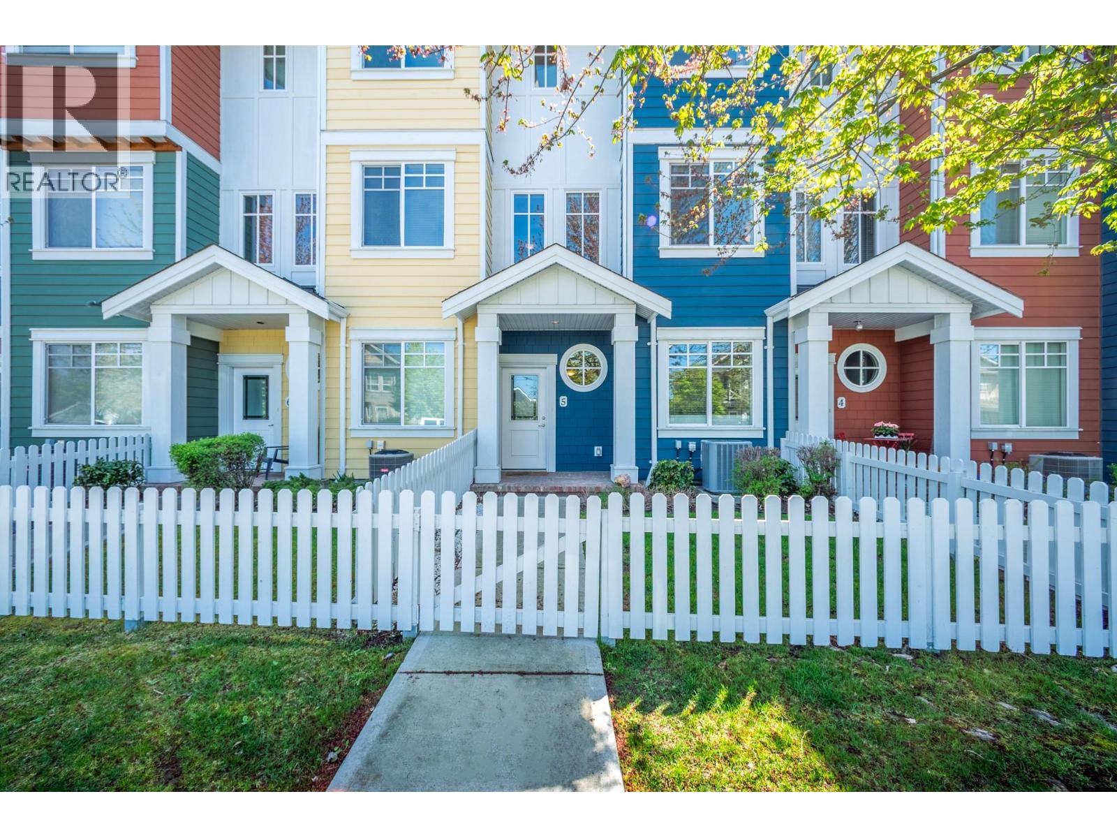 433 McCarren Avenue Unit# 5
