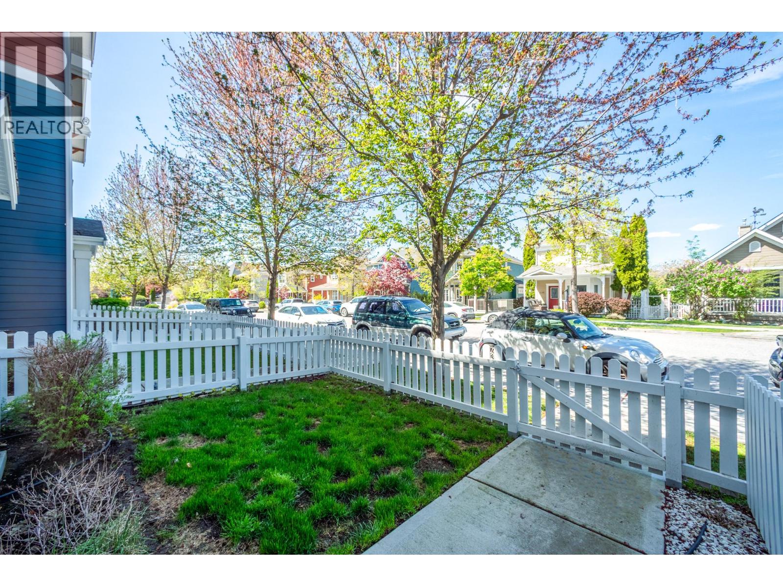 433 McCarren Avenue Unit# 5