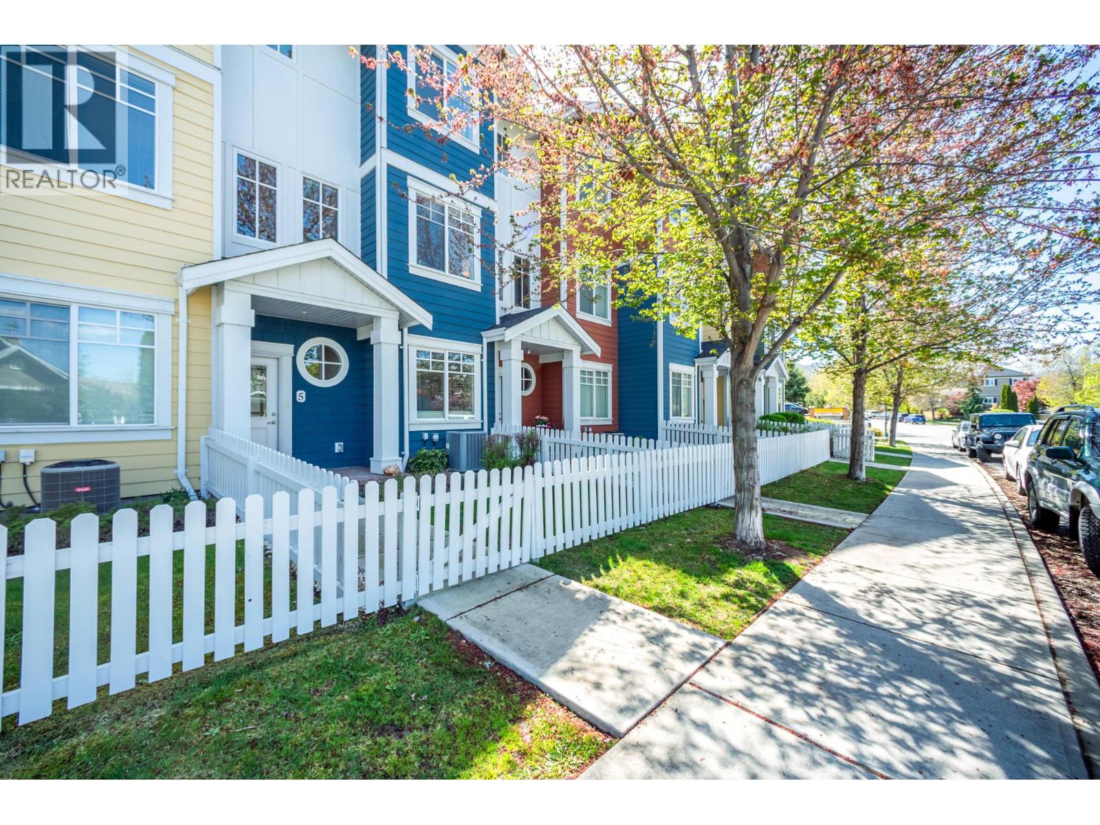 433 McCarren Avenue Unit# 5