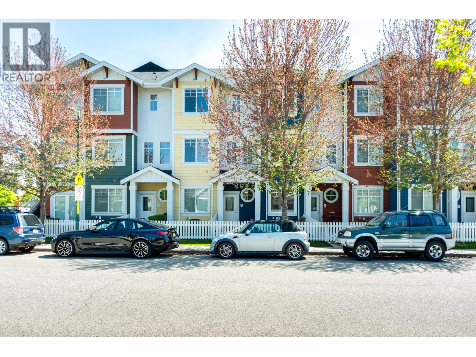 433 McCarren Avenue Unit# 5