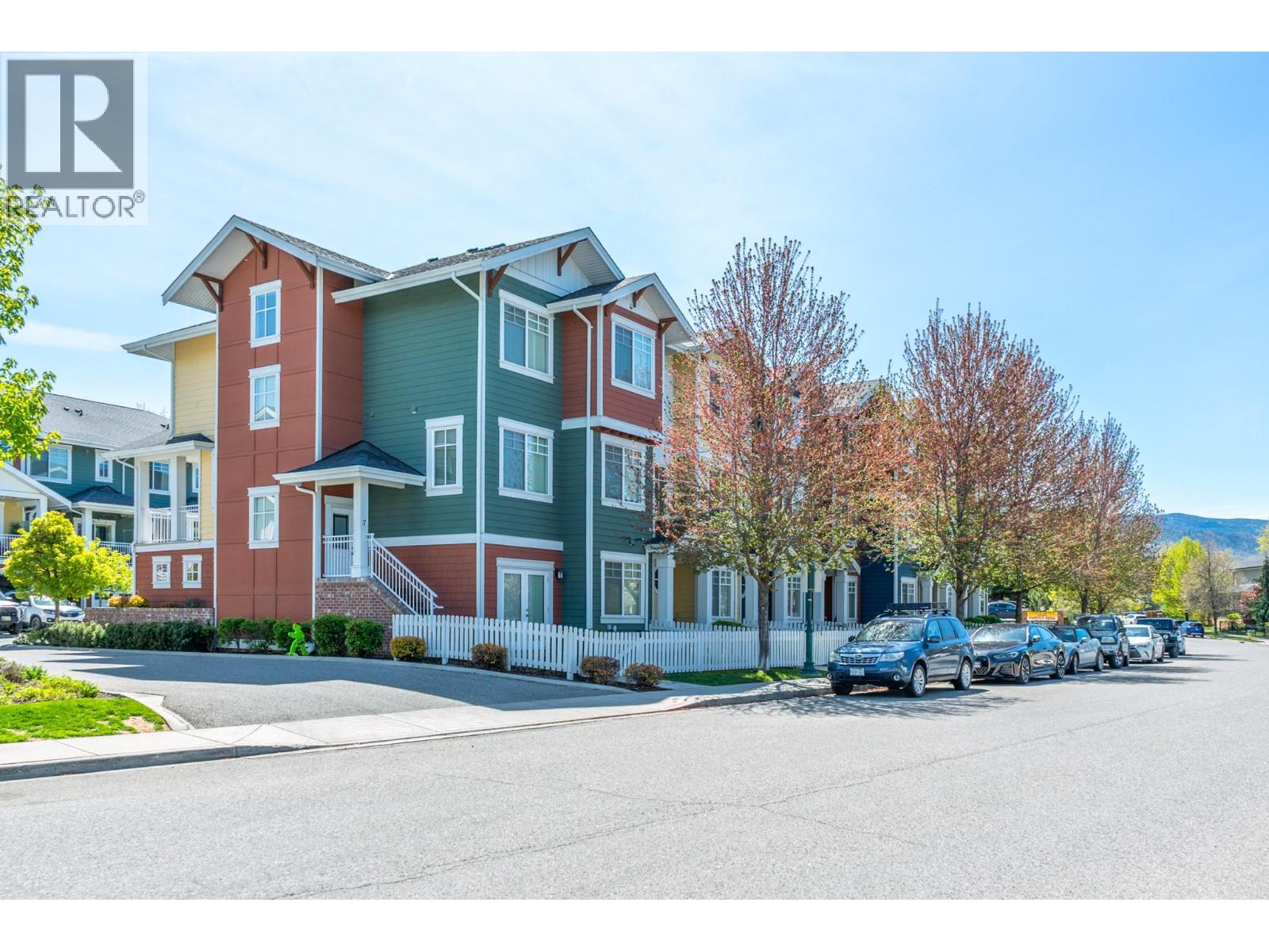 433 McCarren Avenue Unit# 5