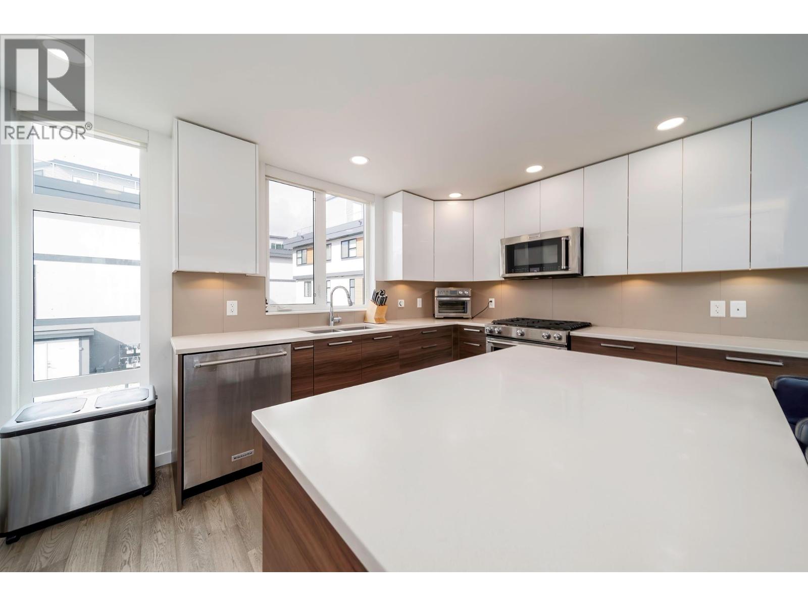 1515 Highland Drive N Unit# 29