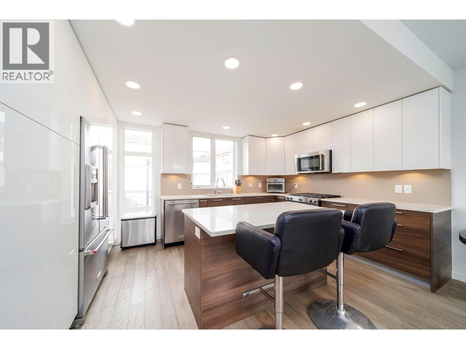 1515 Highland Drive N Unit# 29
