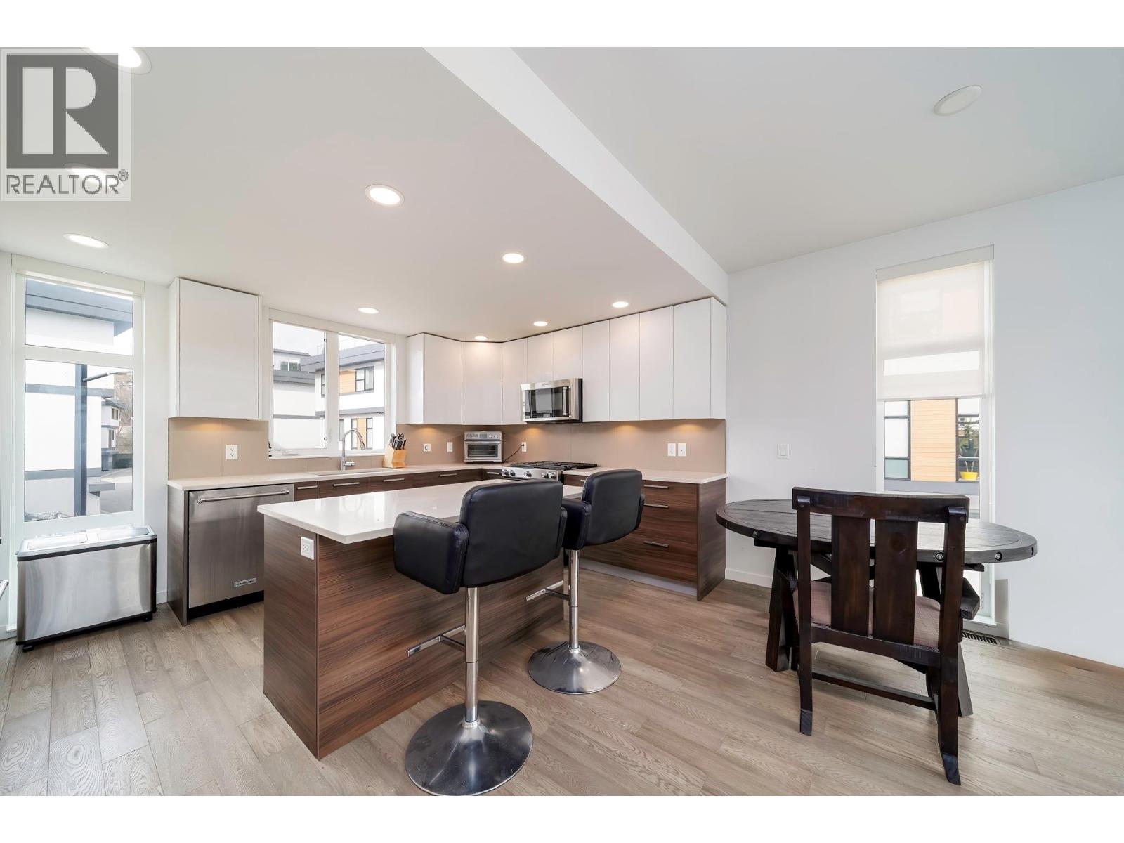 1515 Highland Drive N Unit# 29
