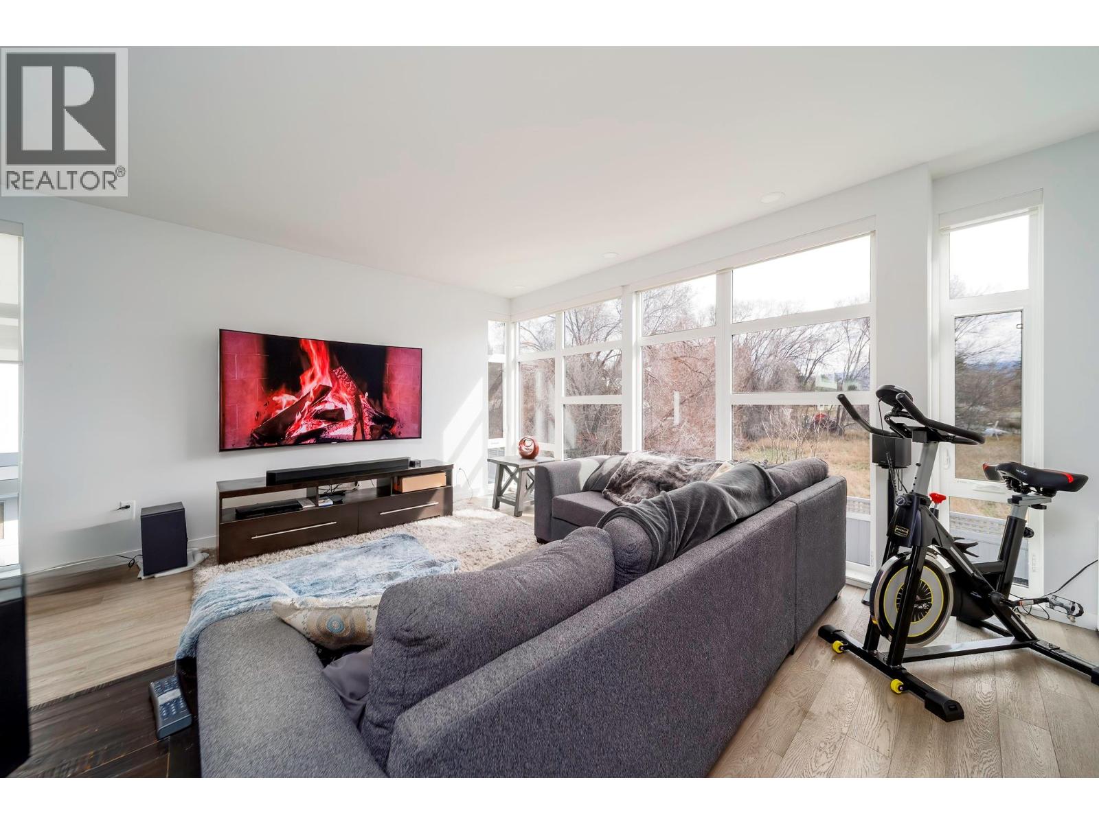 1515 Highland Drive N Unit# 29