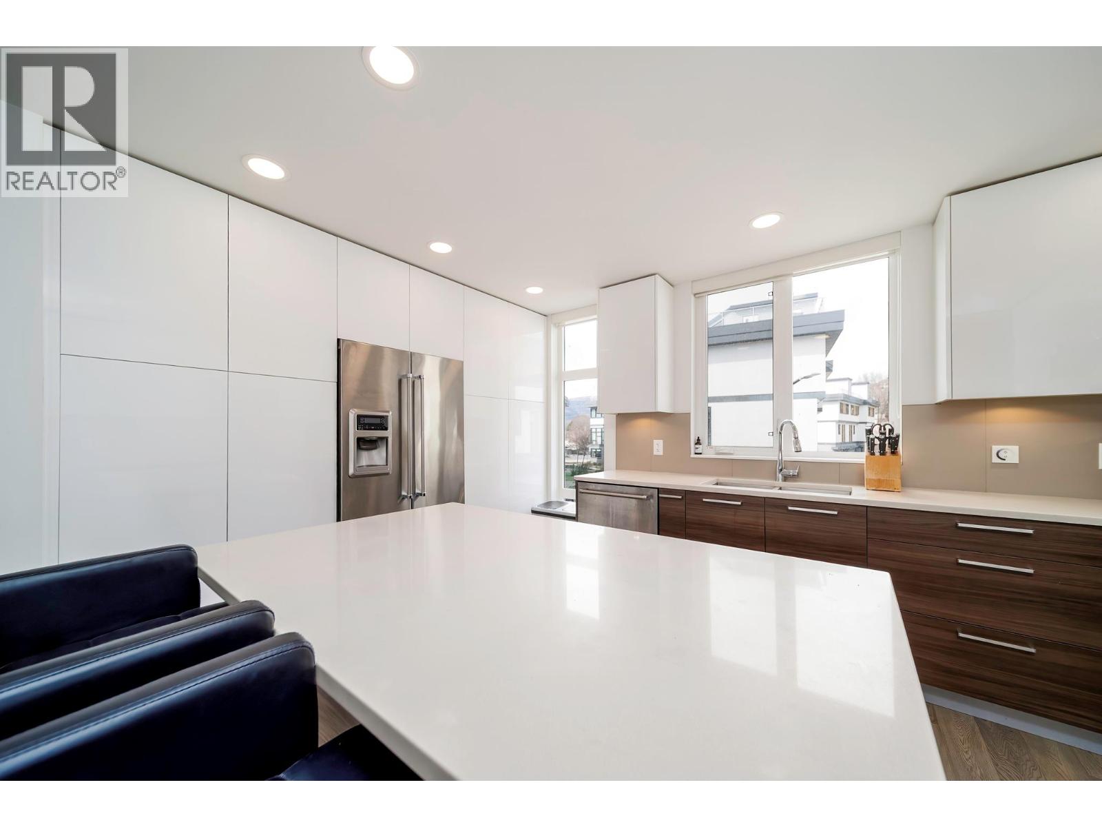 1515 Highland Drive N Unit# 29
