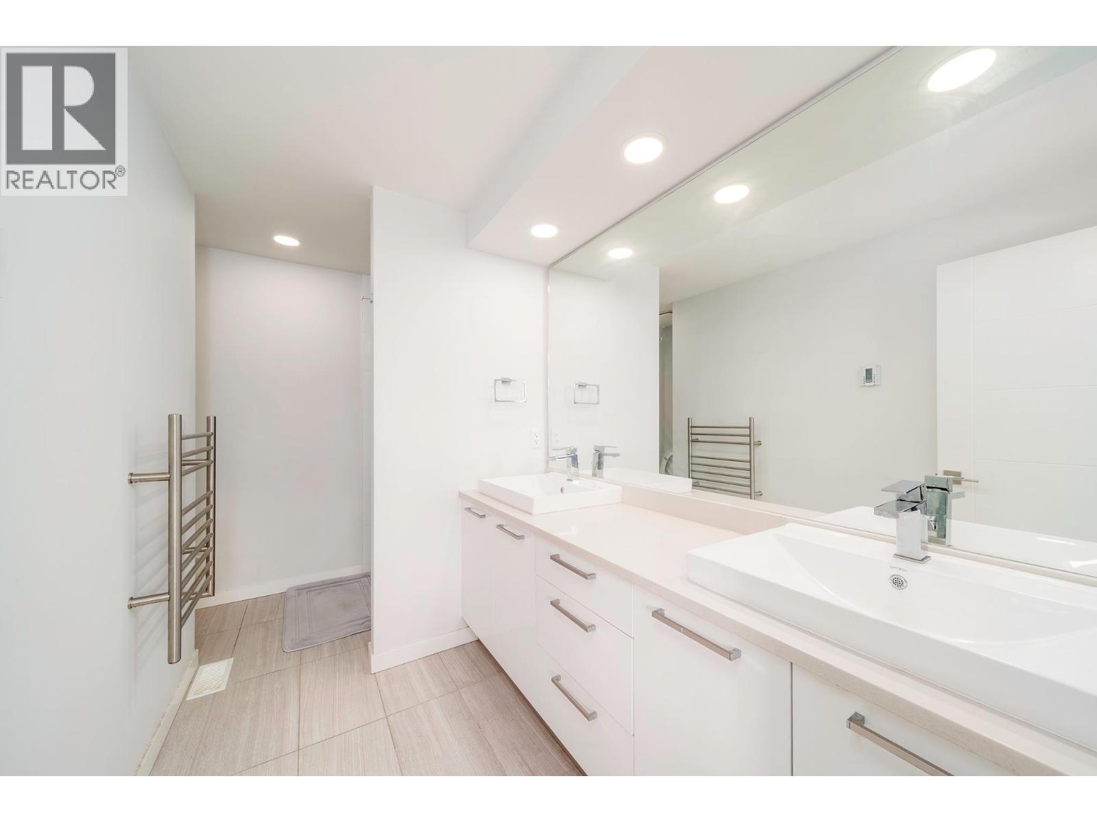 1515 Highland Drive N Unit# 29