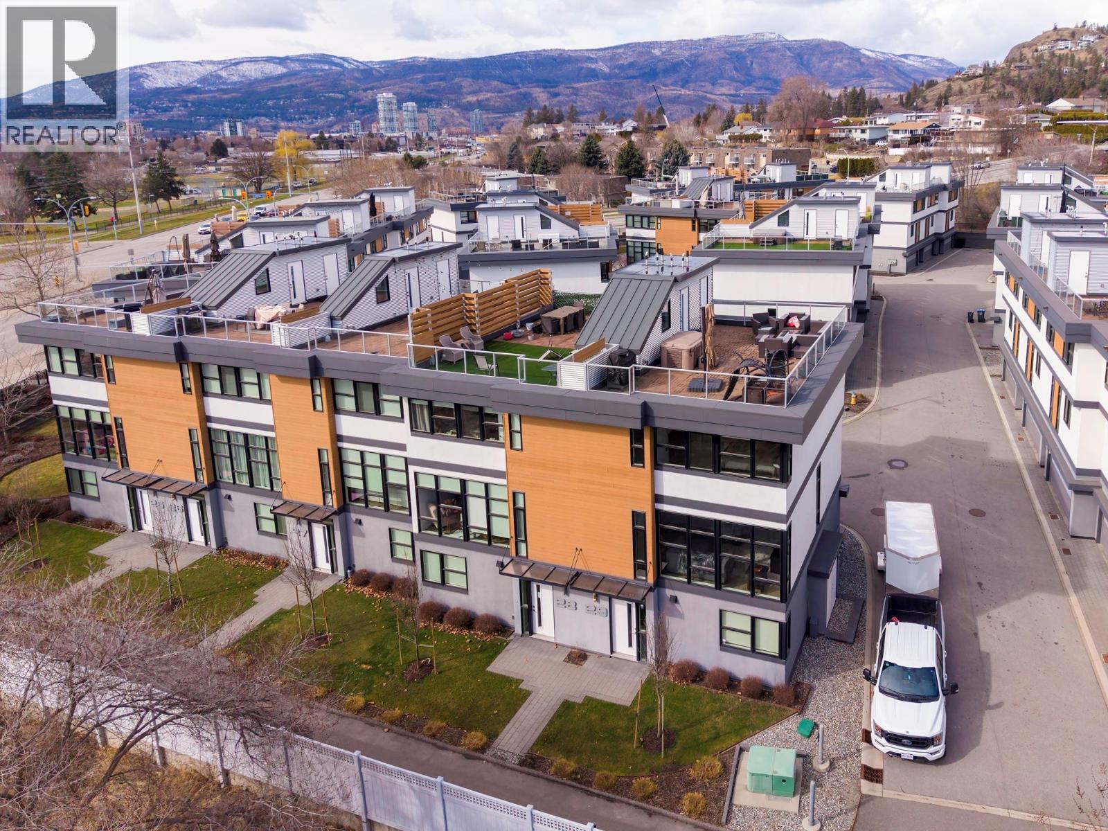 1515 Highland Drive N Unit# 29
