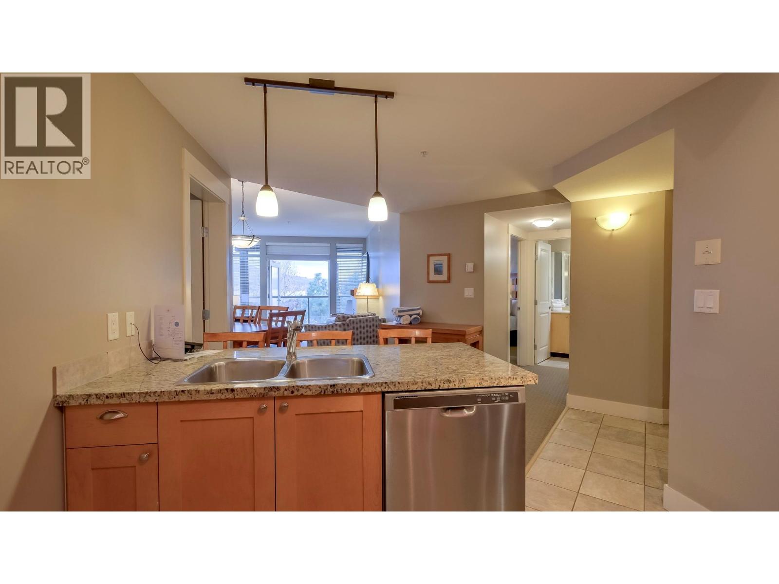 4205 Gellatly Road Unit# 304