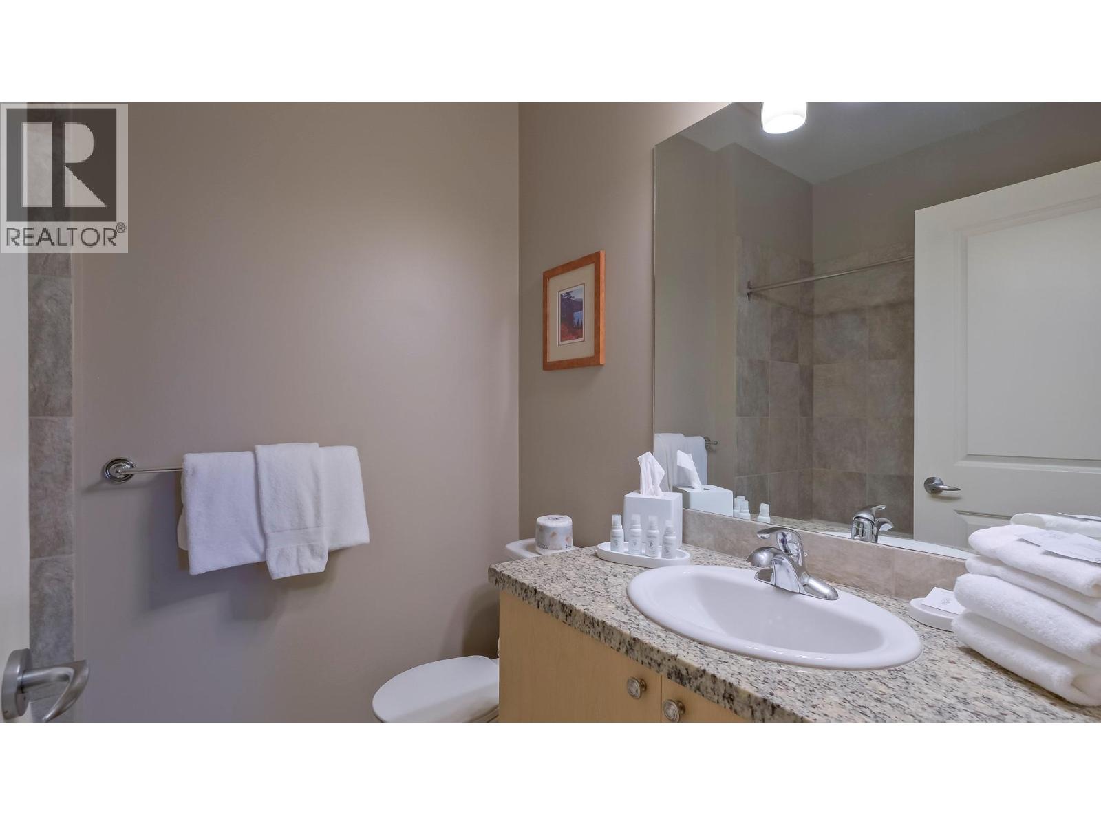 4205 Gellatly Road Unit# 304