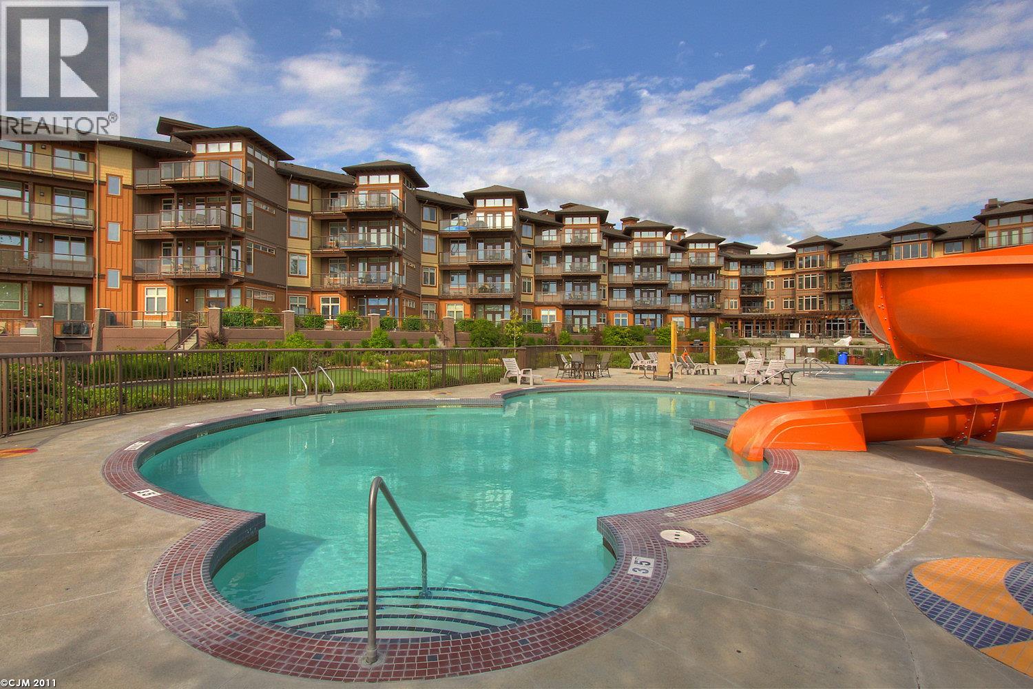4205 Gellatly Road Unit# 304