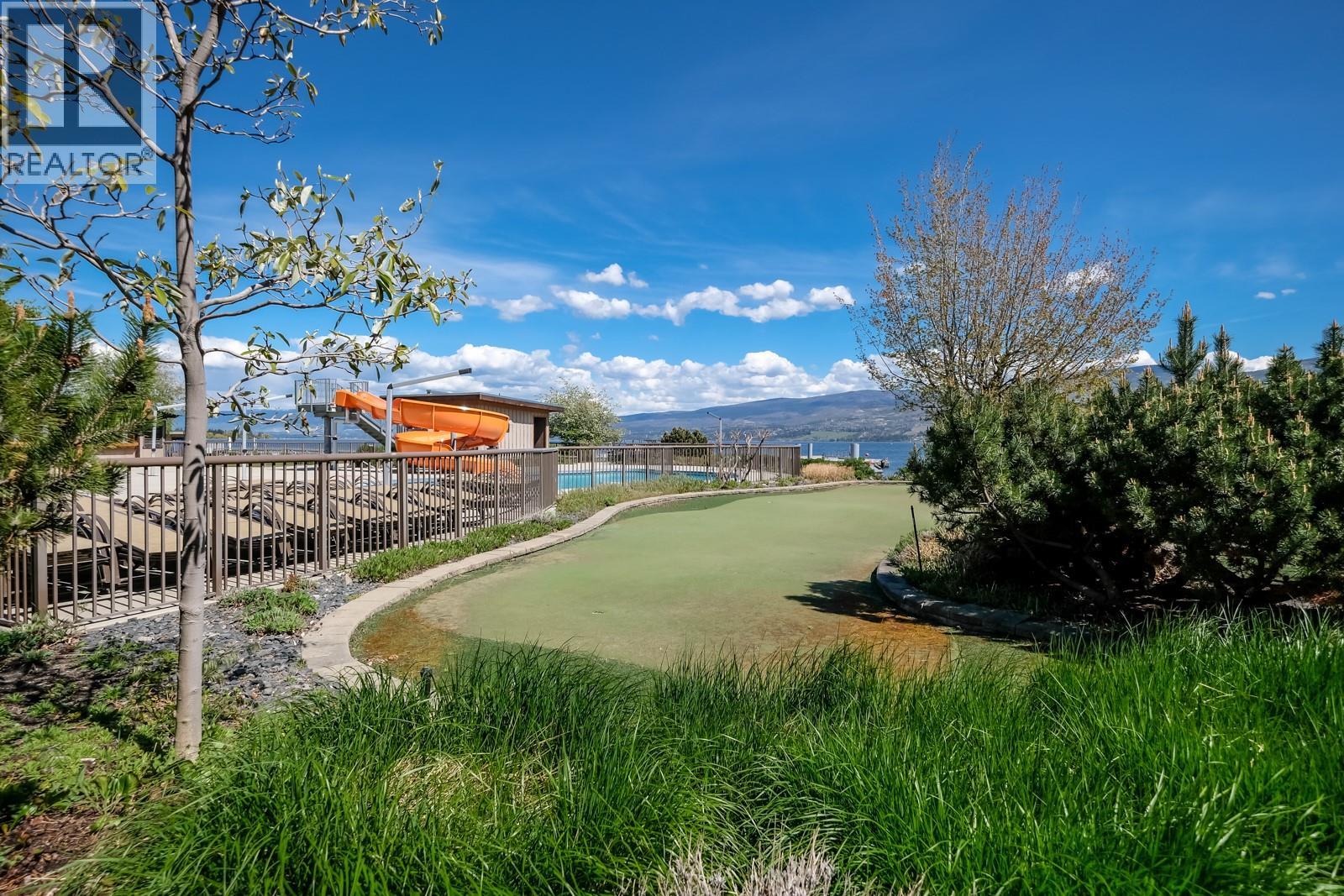4205 Gellatly Road Unit# 304