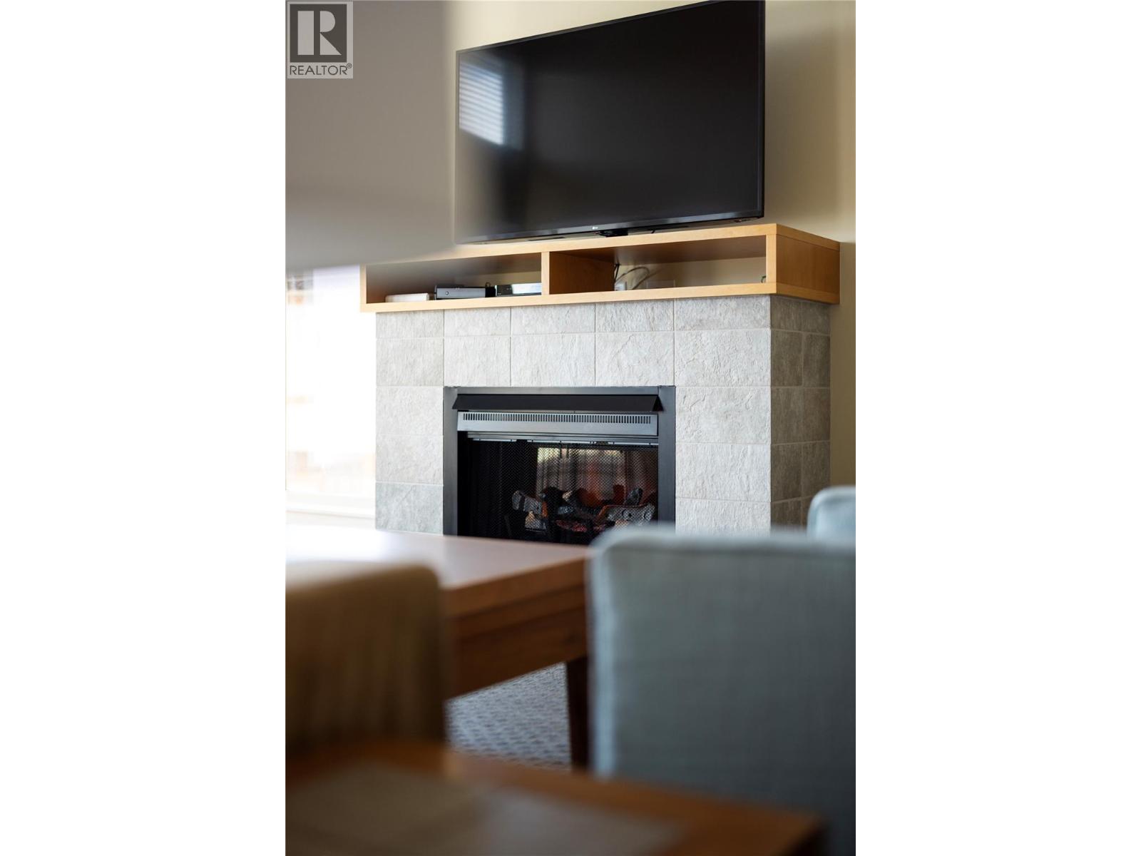 4205 Gellatly Road Unit# 416
