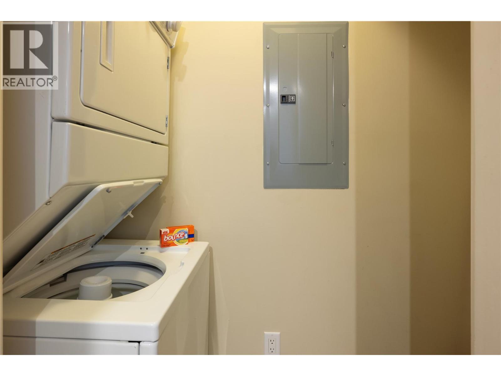 4205 Gellatly Road Unit# 416