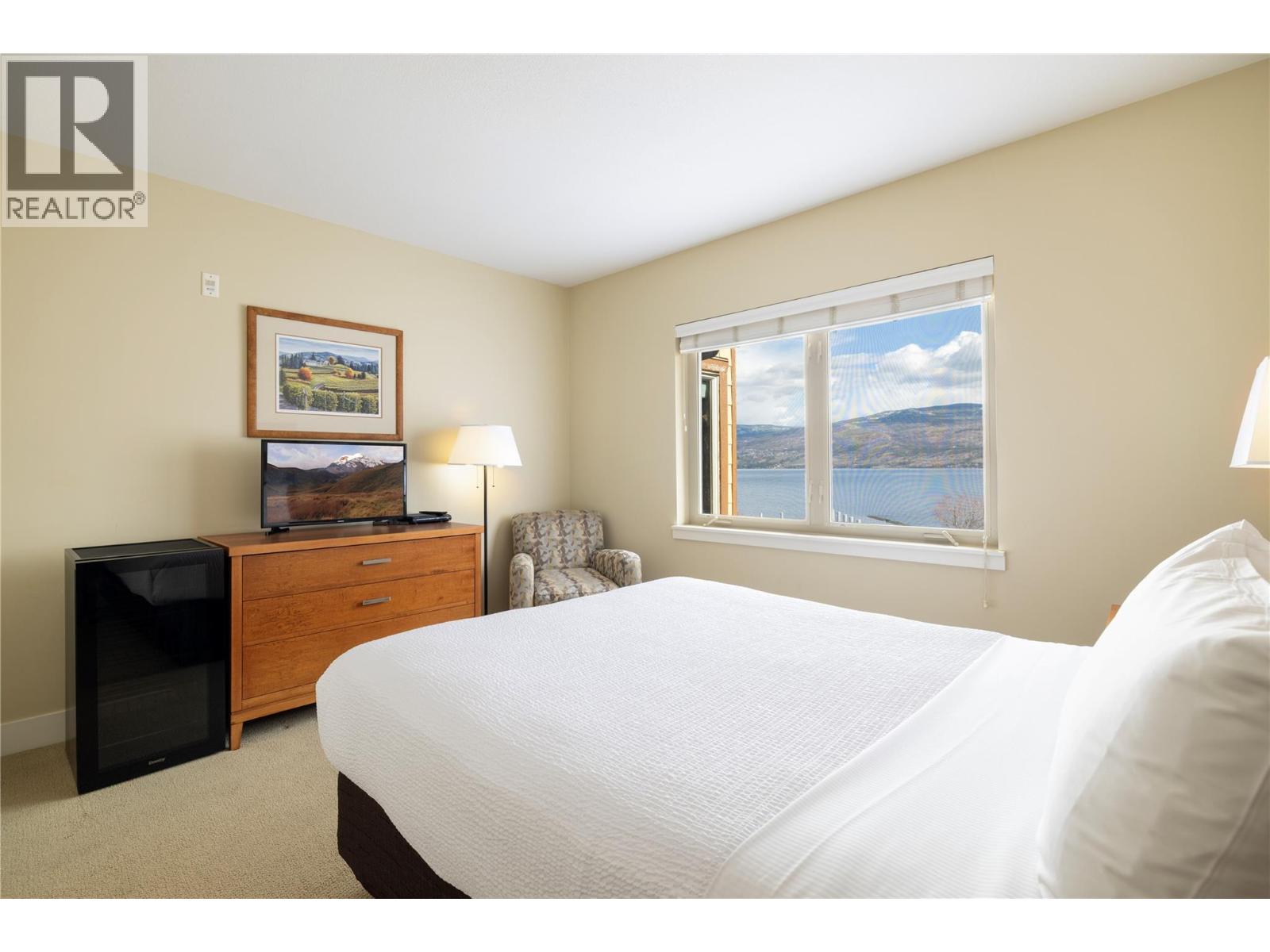 4205 Gellatly Road Unit# 416