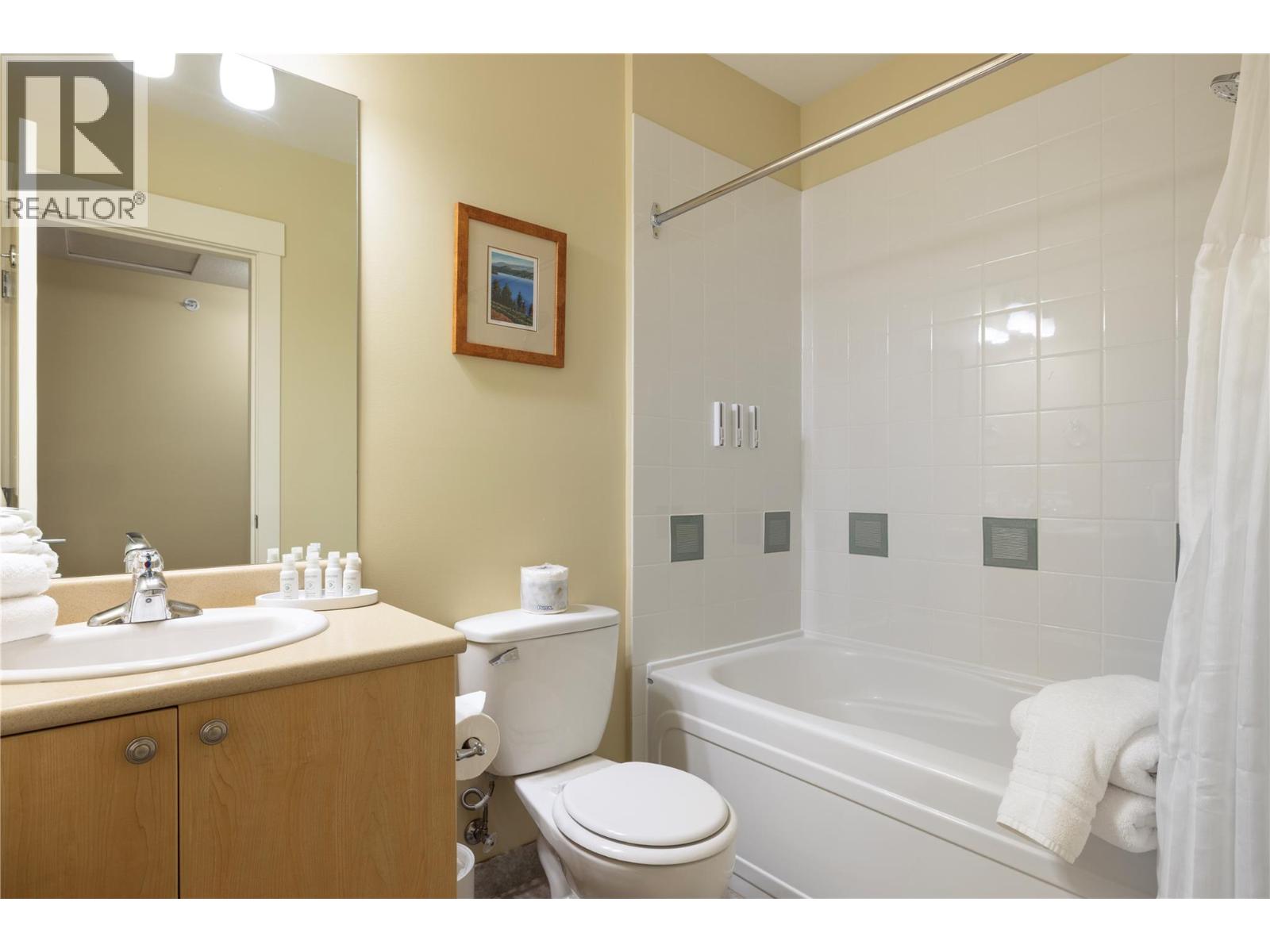 4205 Gellatly Road Unit# 416