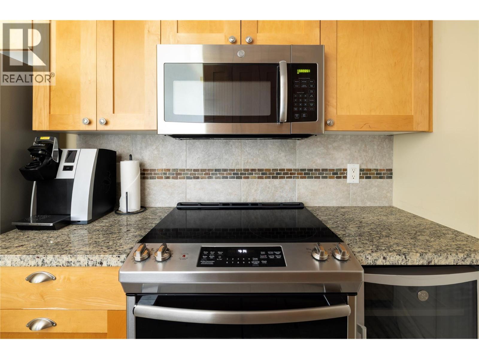 4205 Gellatly Road Unit# 416