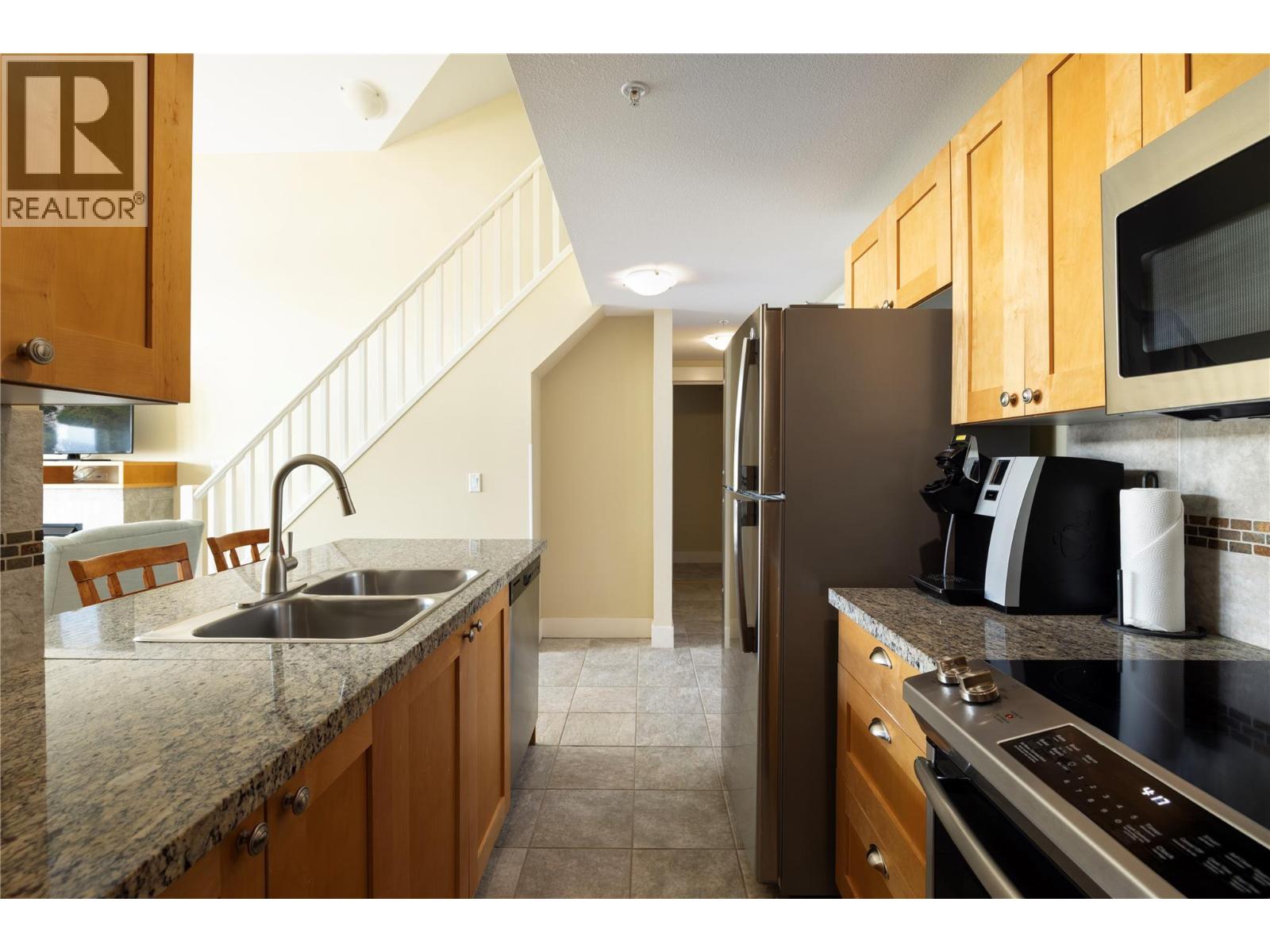 4205 Gellatly Road Unit# 416