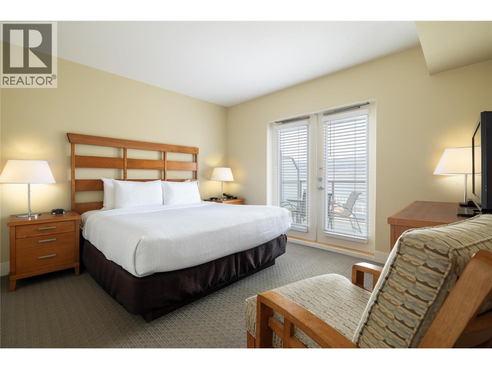 4205 Gellatly Road Unit# 416