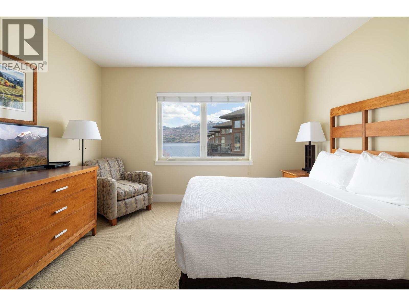 4205 Gellatly Road Unit# 416