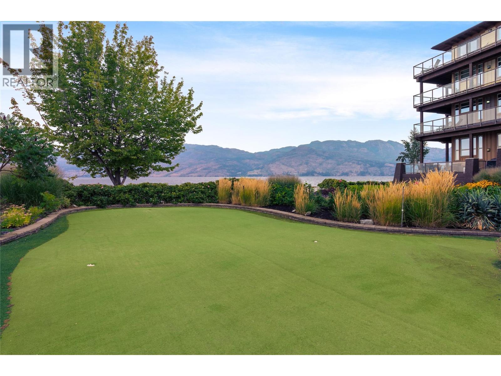 4205 Gellatly Road Unit# 416