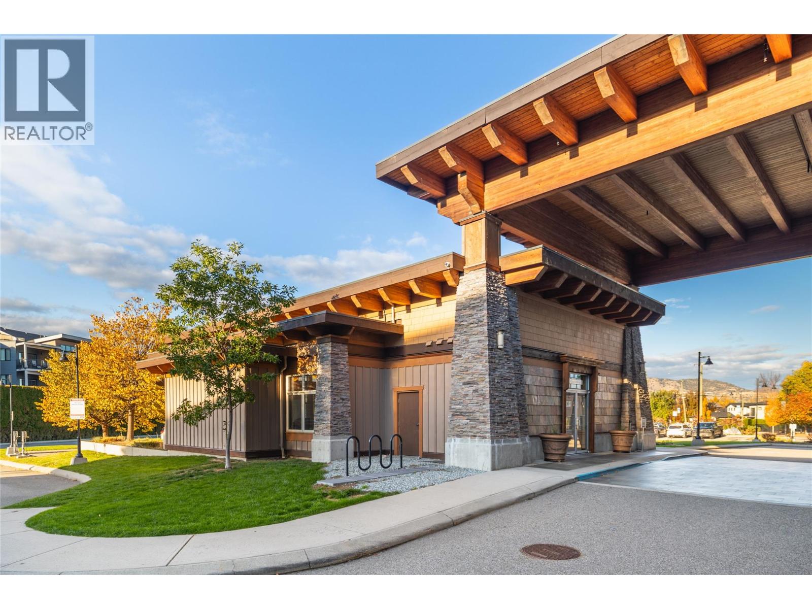 4205 Gellatly Road Unit# 416