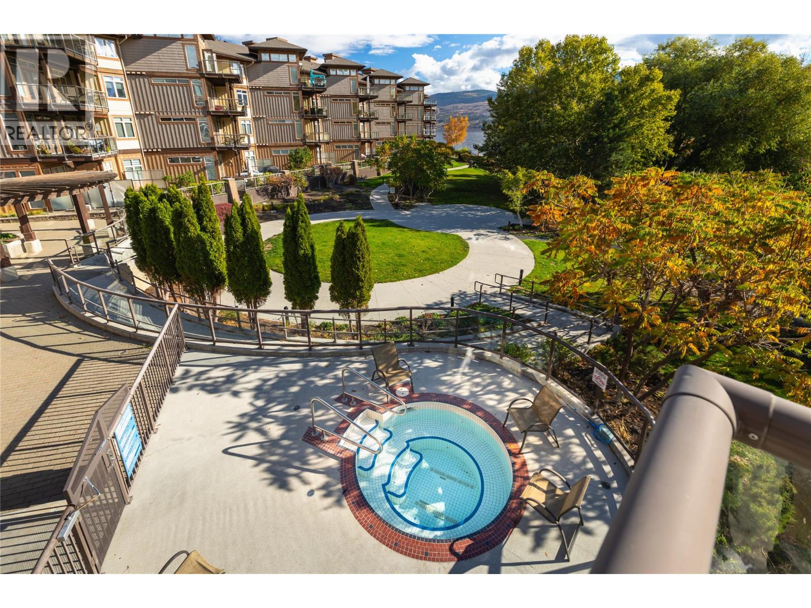 4205 Gellatly Road Unit# 416
